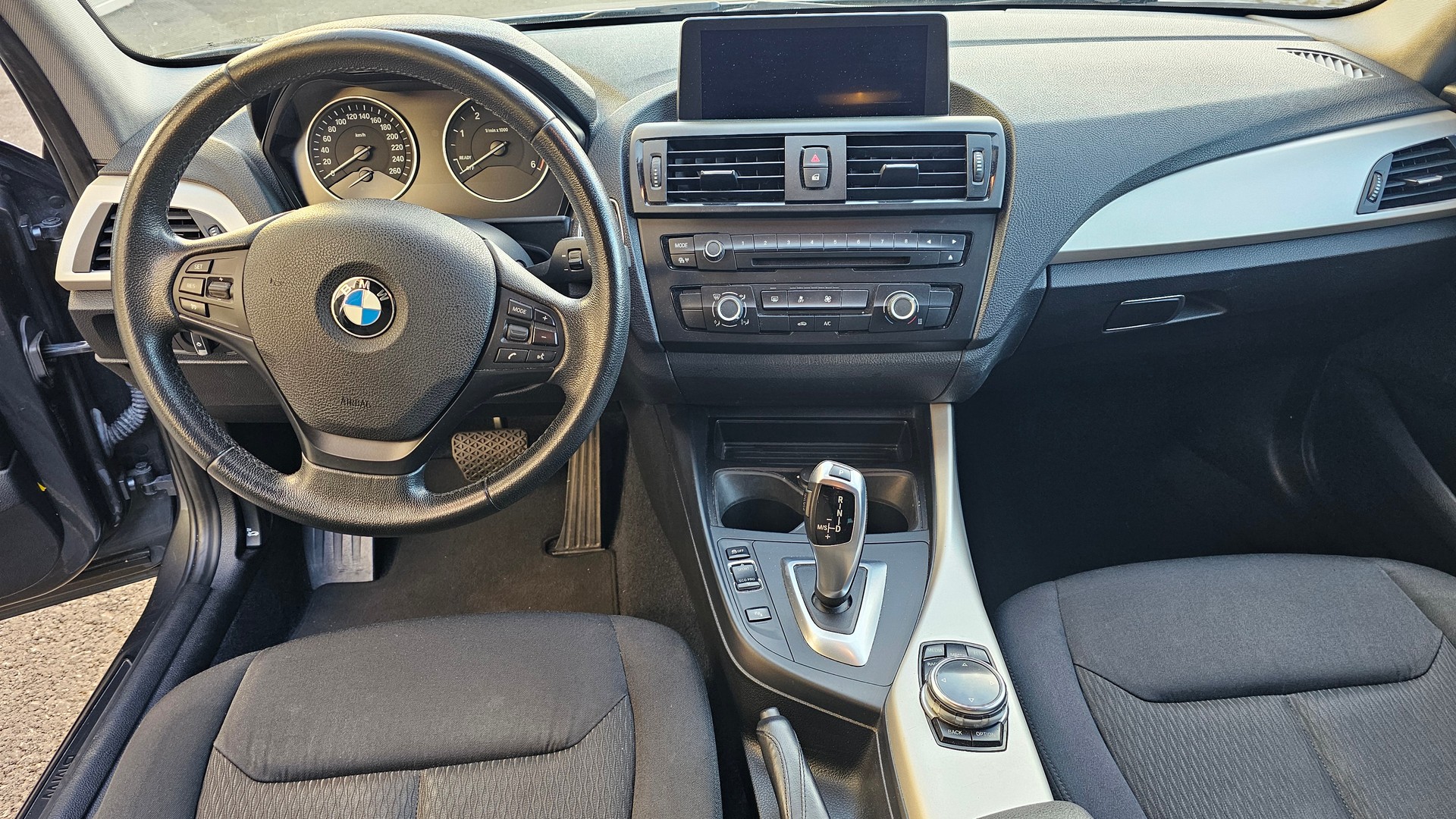 BMW 116d Urban Line Steptronic-image-8