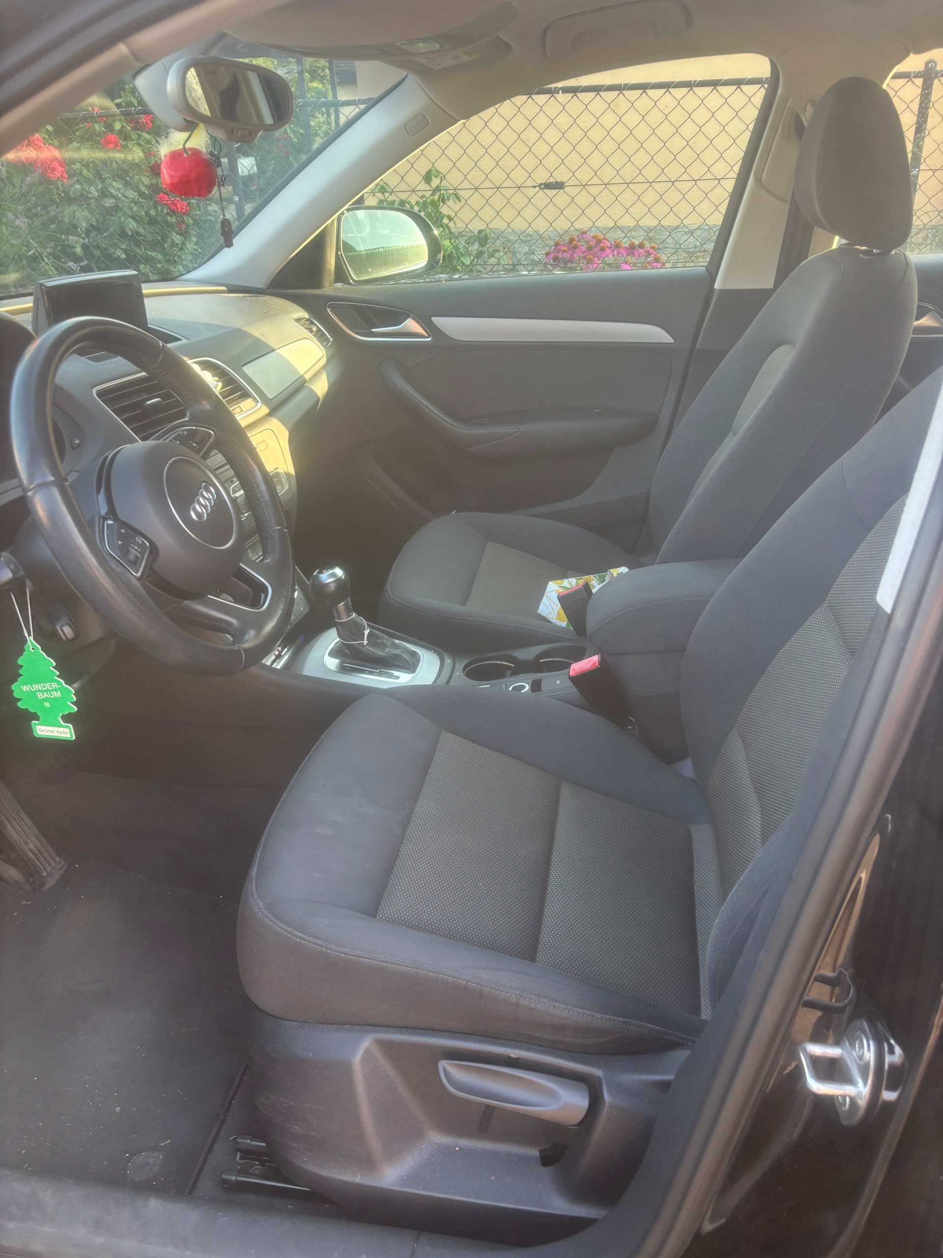 AUDI Q3 1.4 TFSI Start S-tronic-image-4