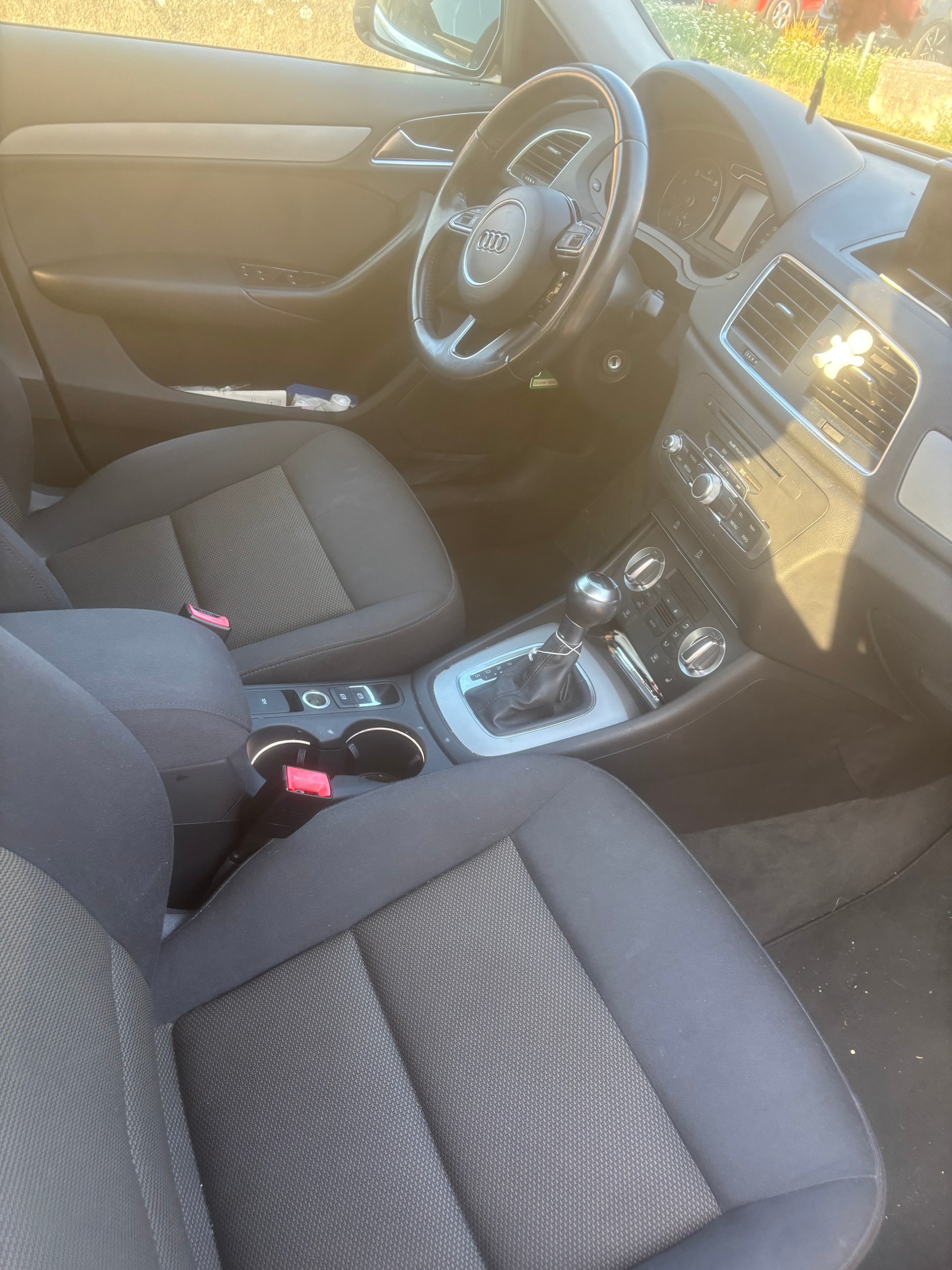 AUDI Q3 1.4 TFSI Start S-tronic-image-2
