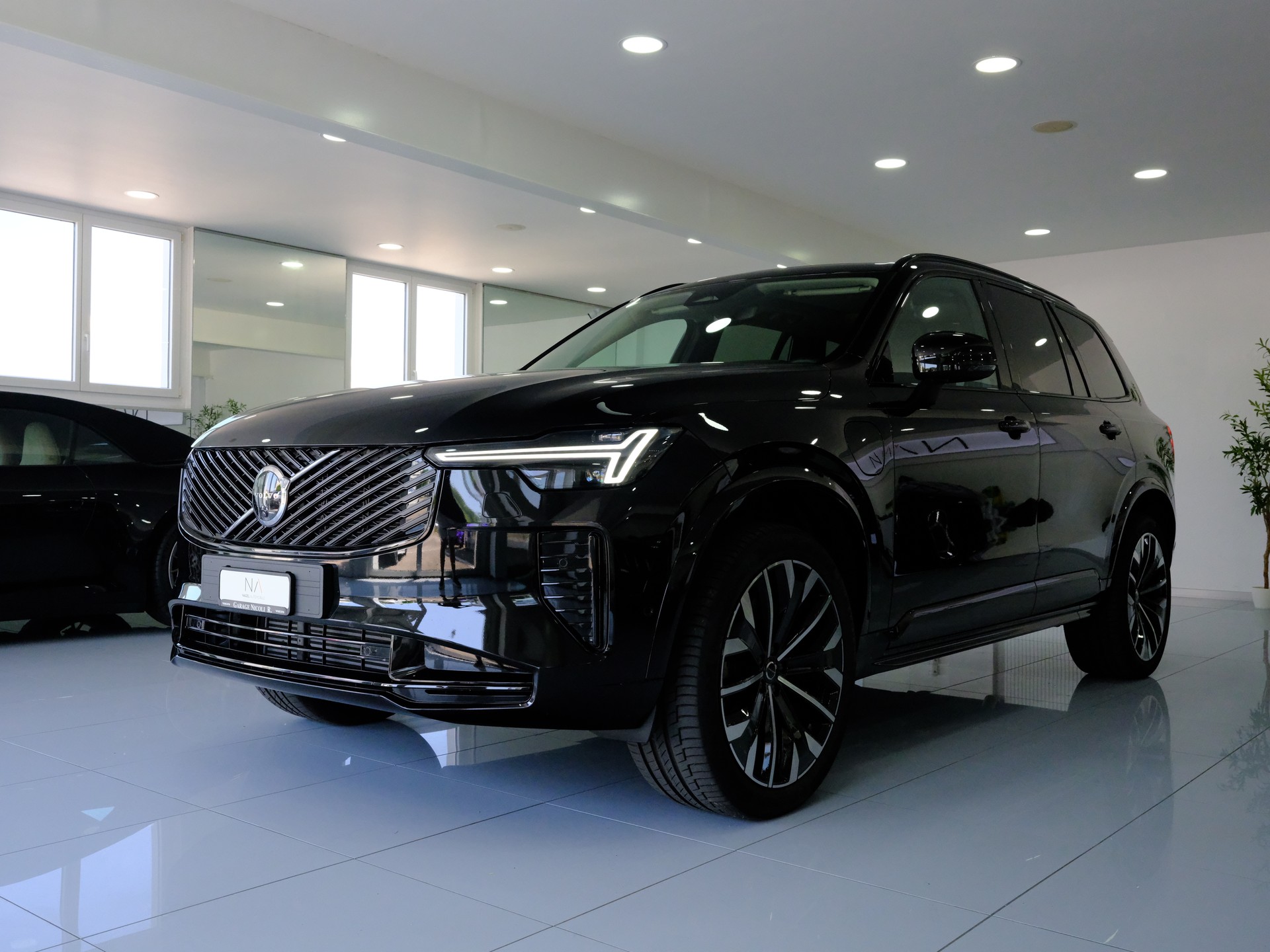 VOLVO XC90 T8 eAWD PluginHybrid Plus Dark Geartronic-image-3