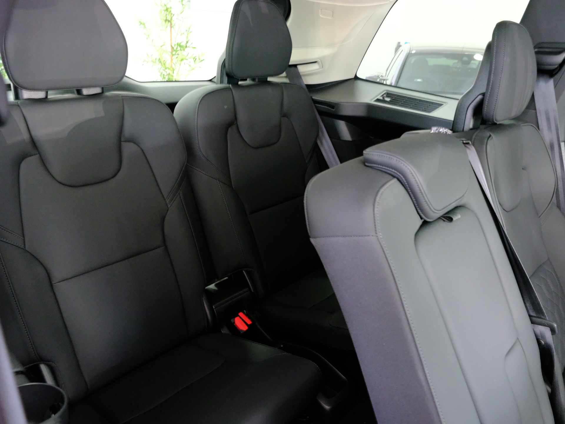 VOLVO XC90 T8 eAWD PluginHybrid Plus Dark Geartronic-image-16