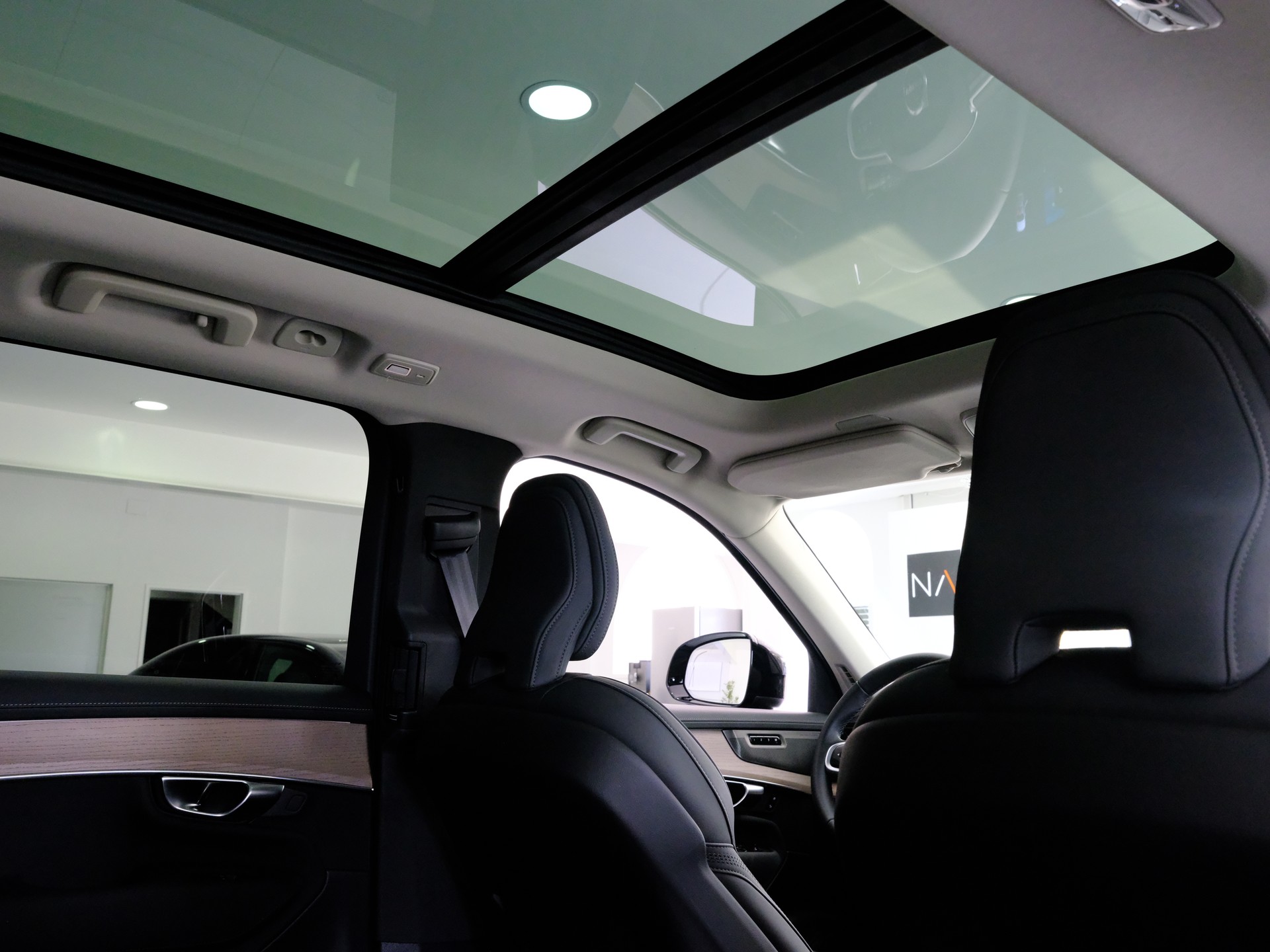 VOLVO XC90 T8 eAWD PluginHybrid Plus Dark Geartronic-image-17