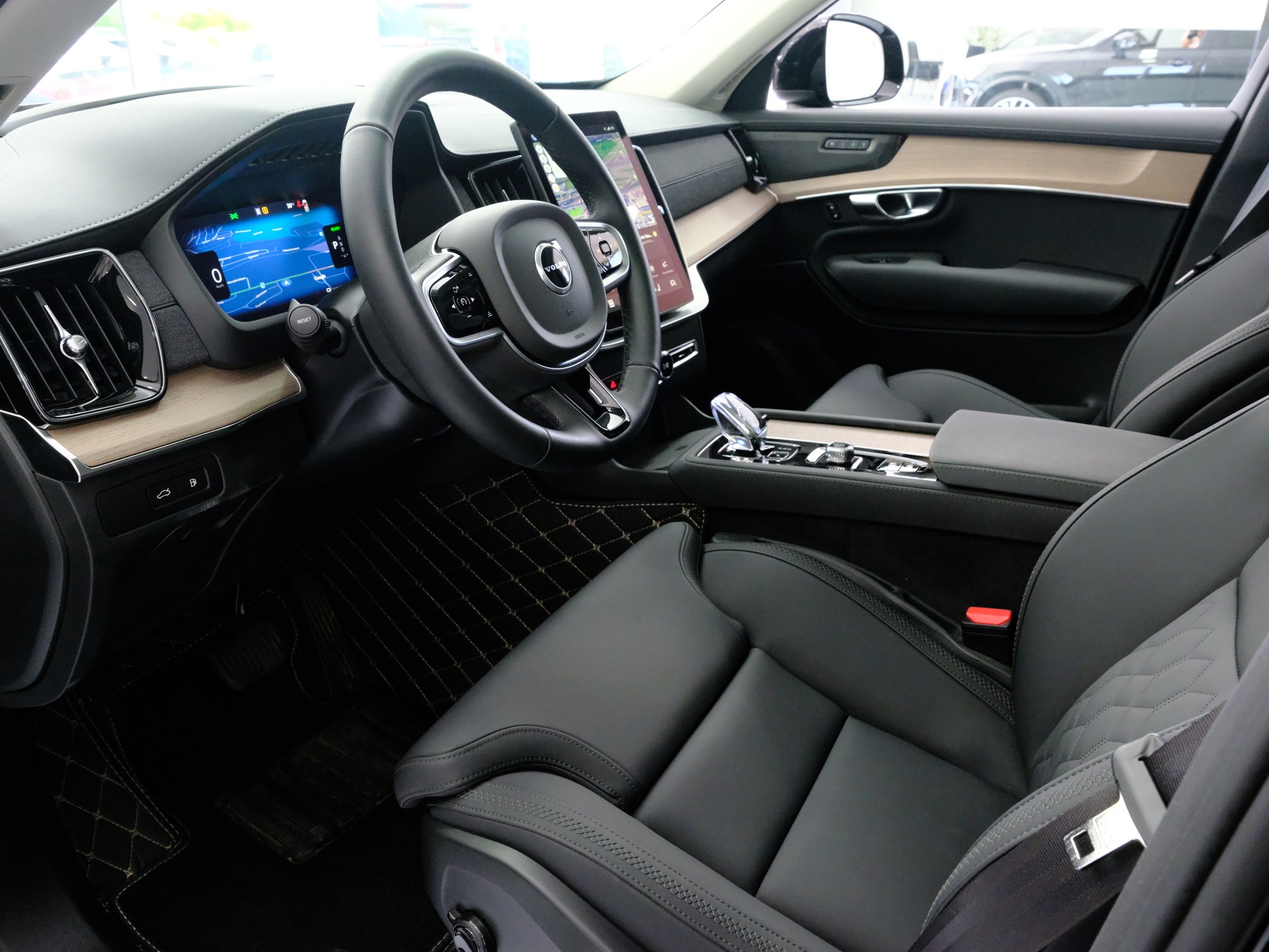 VOLVO XC90 T8 eAWD PluginHybrid Plus Dark Geartronic-image-9