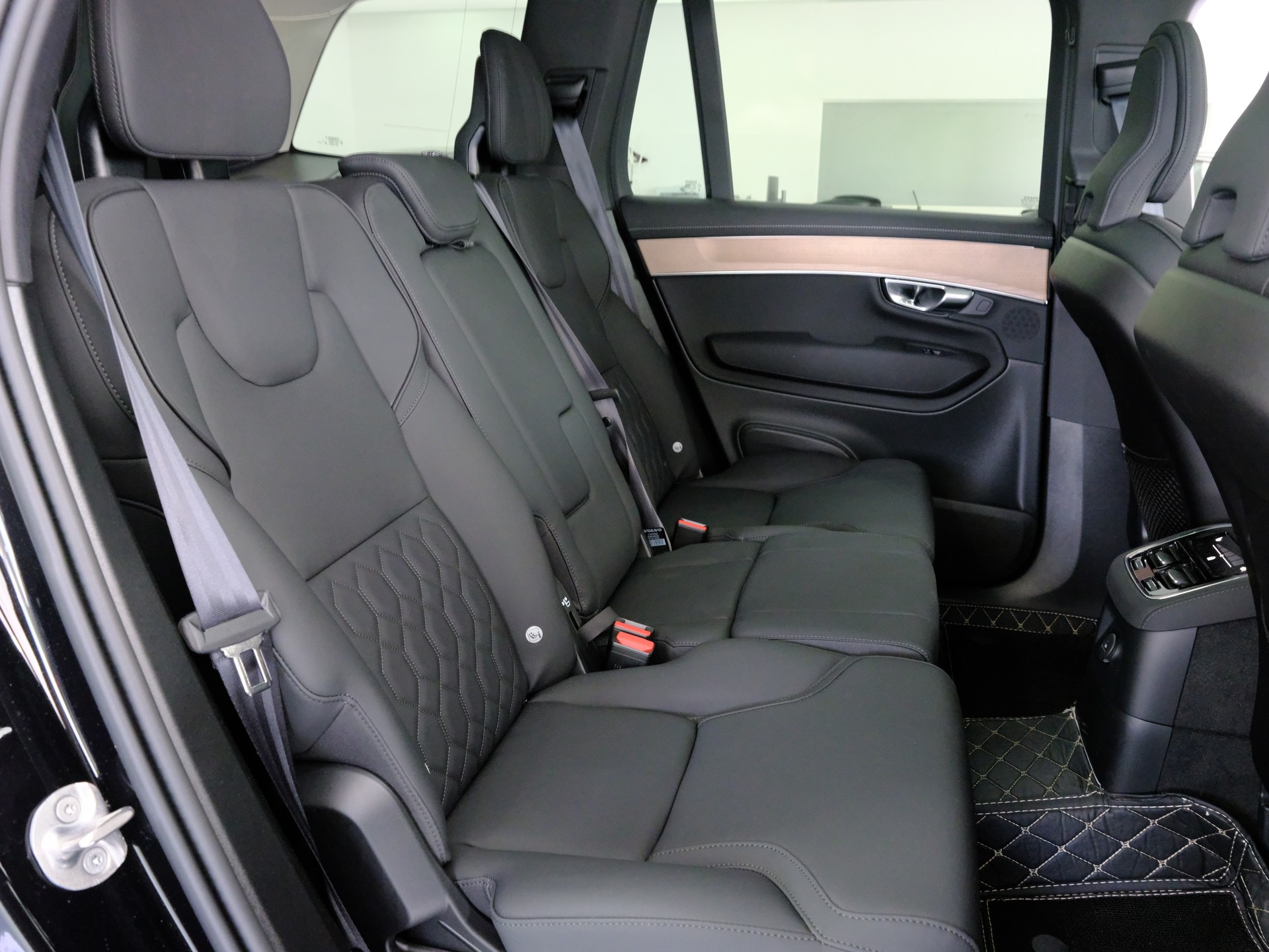 VOLVO XC90 T8 eAWD PluginHybrid Plus Dark Geartronic-image-15