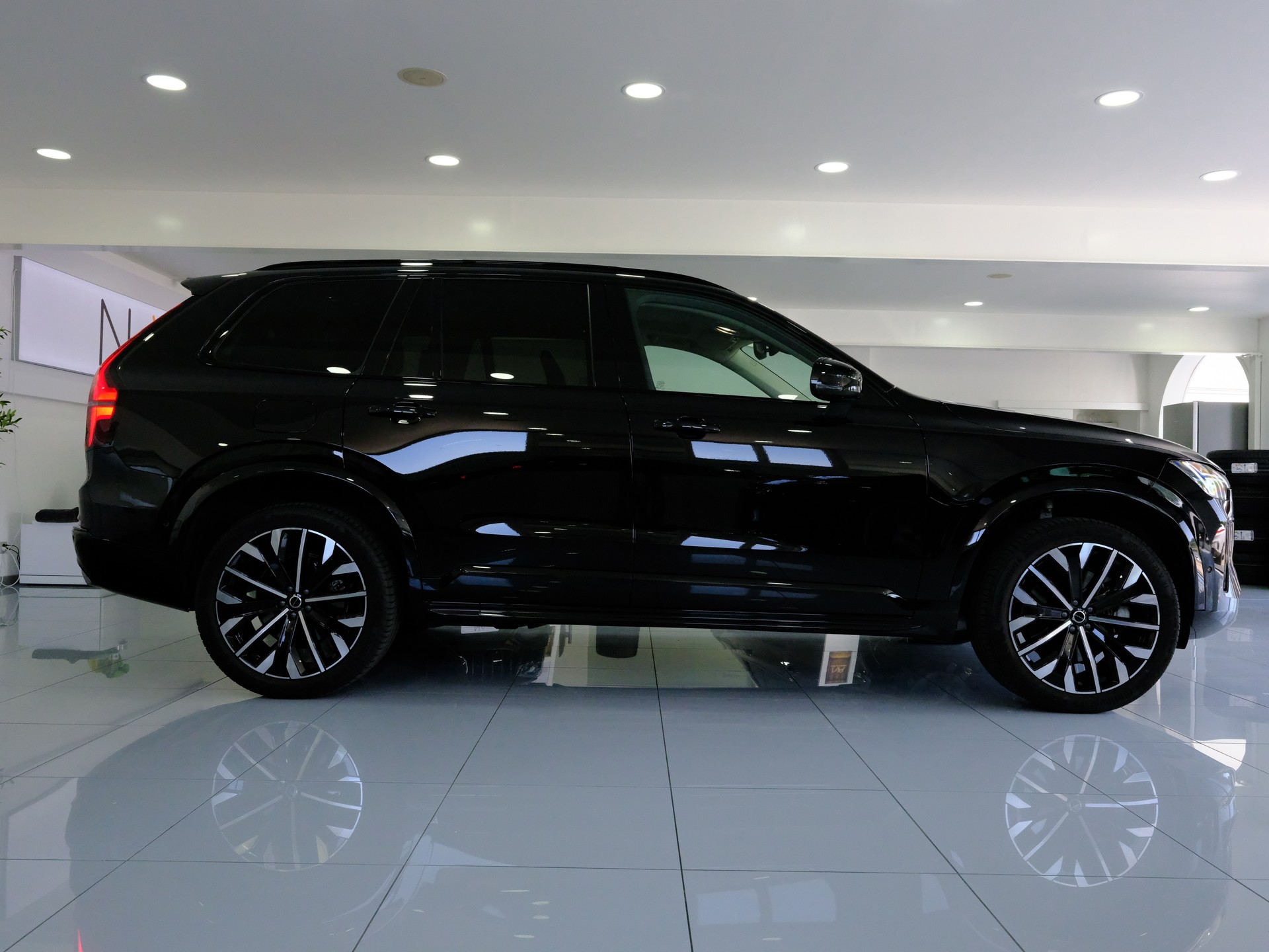 VOLVO XC90 T8 eAWD PluginHybrid Plus Dark Geartronic-image-7