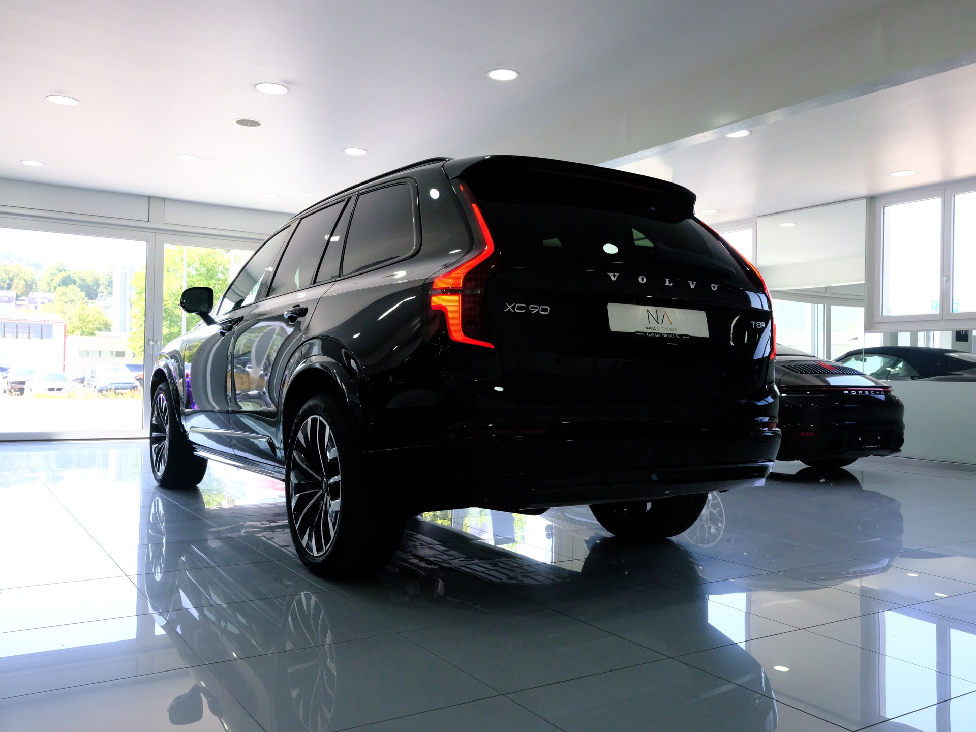 VOLVO XC90 T8 eAWD PluginHybrid Plus Dark Geartronic-image-4