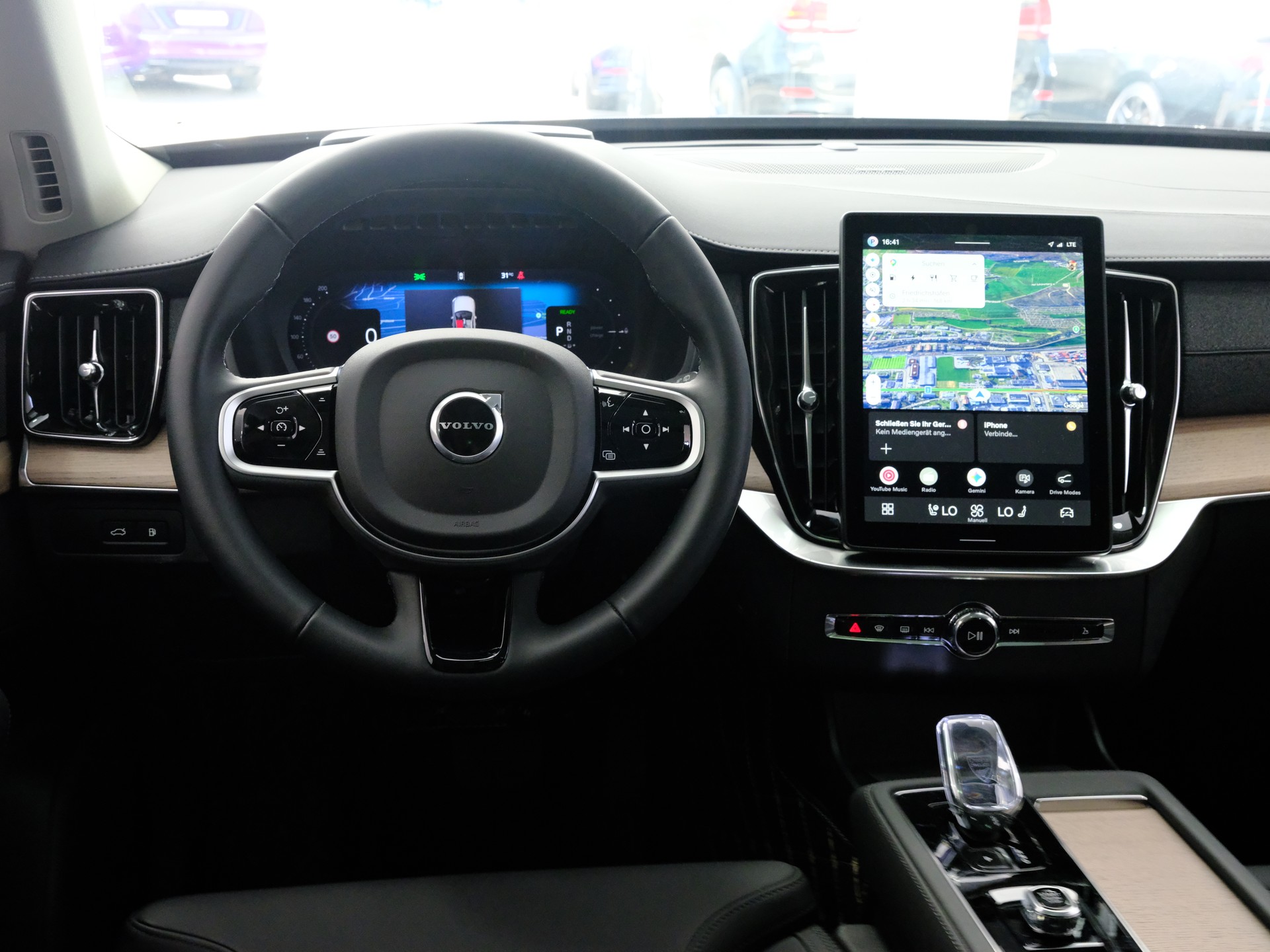 VOLVO XC90 T8 eAWD PluginHybrid Plus Dark Geartronic-image-11
