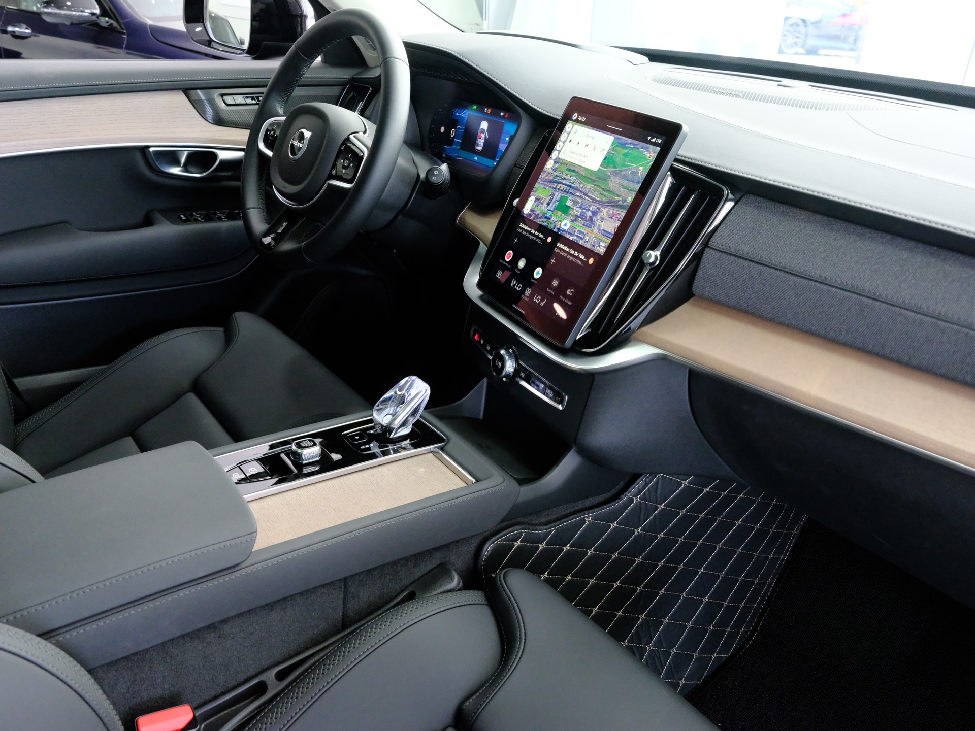 VOLVO XC90 T8 eAWD PluginHybrid Plus Dark Geartronic-image-13