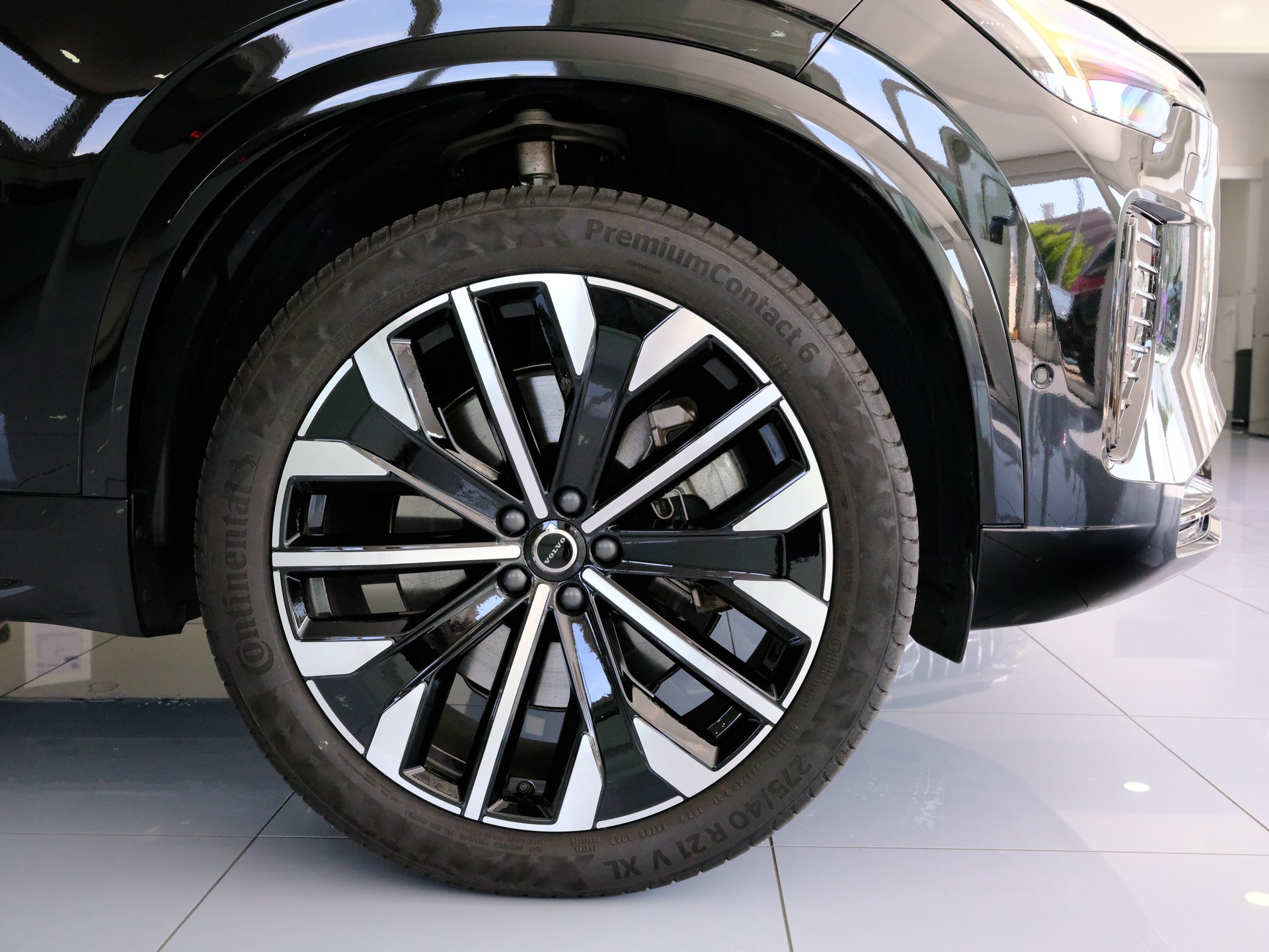 VOLVO XC90 T8 eAWD PluginHybrid Plus Dark Geartronic-image-18