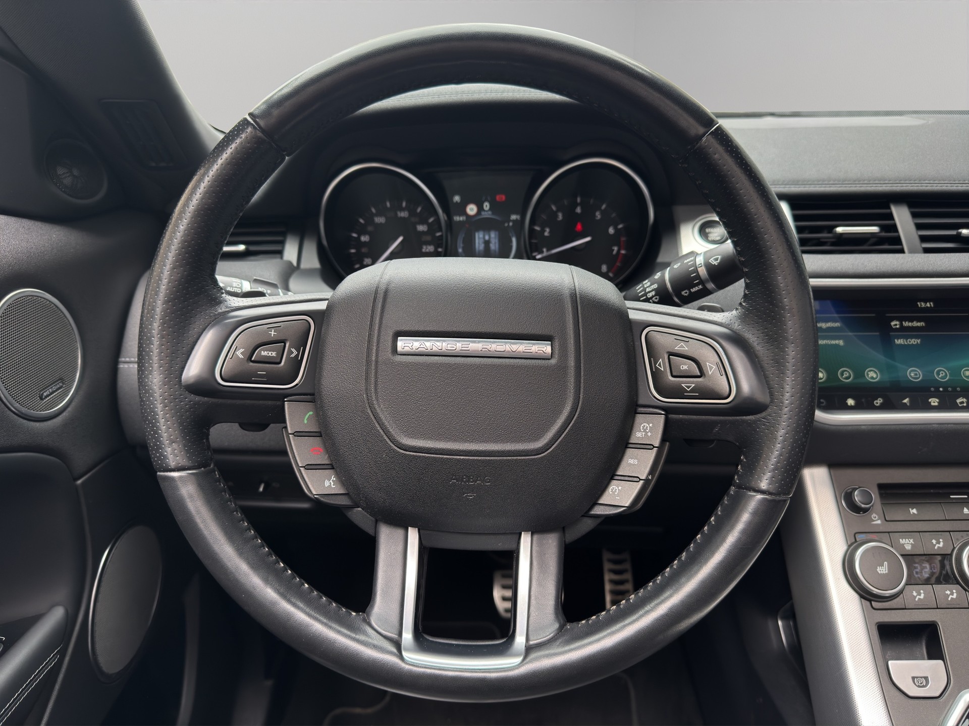 LAND ROVER Range Rover Evoque Convertible 2.0 Si4 HSE Dynamic-image-9