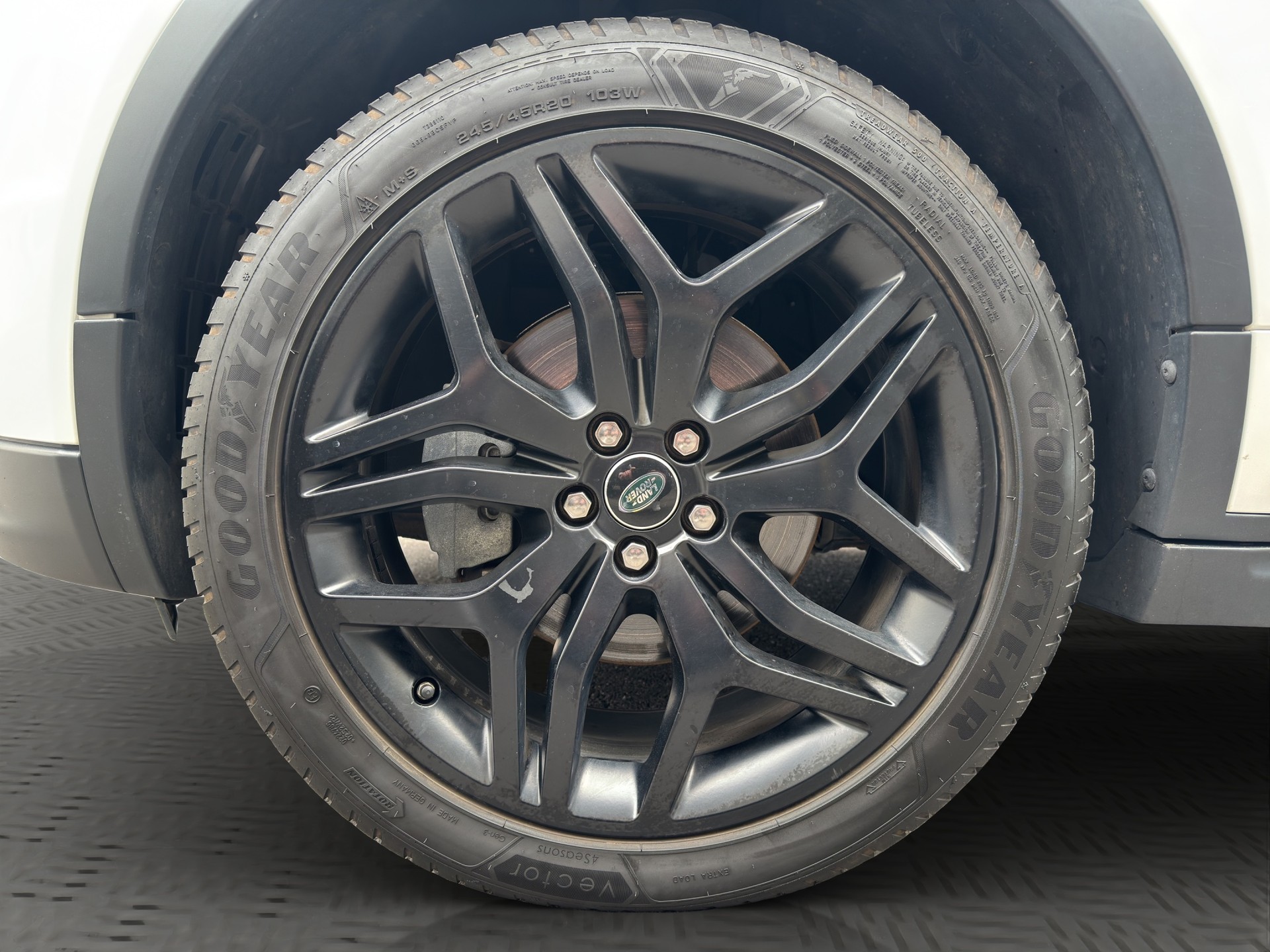 LAND ROVER Range Rover Evoque Convertible 2.0 Si4 HSE Dynamic-image-17