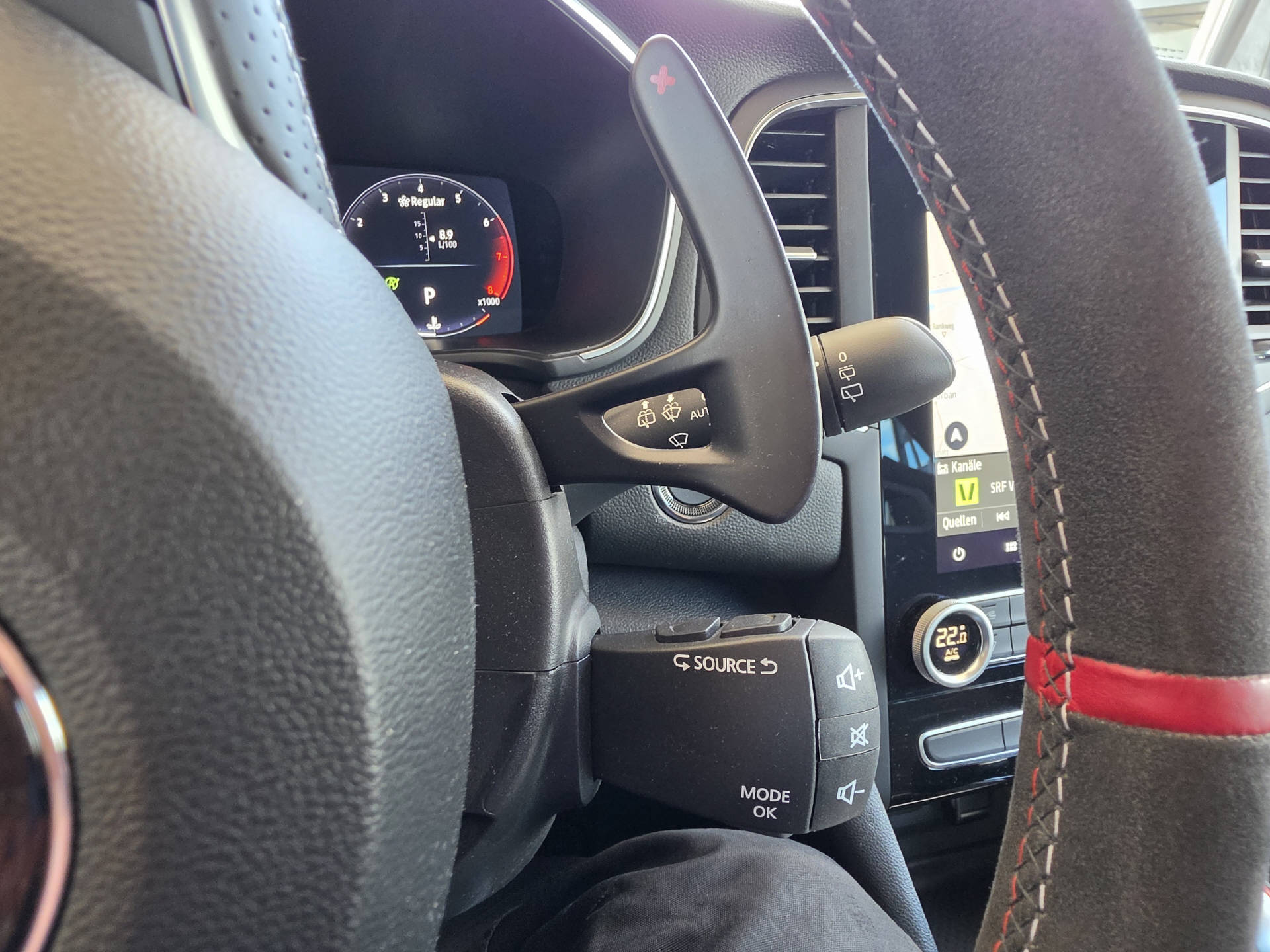 RENAULT Mégane Sport 1.8 T Trophy EDC-image-21