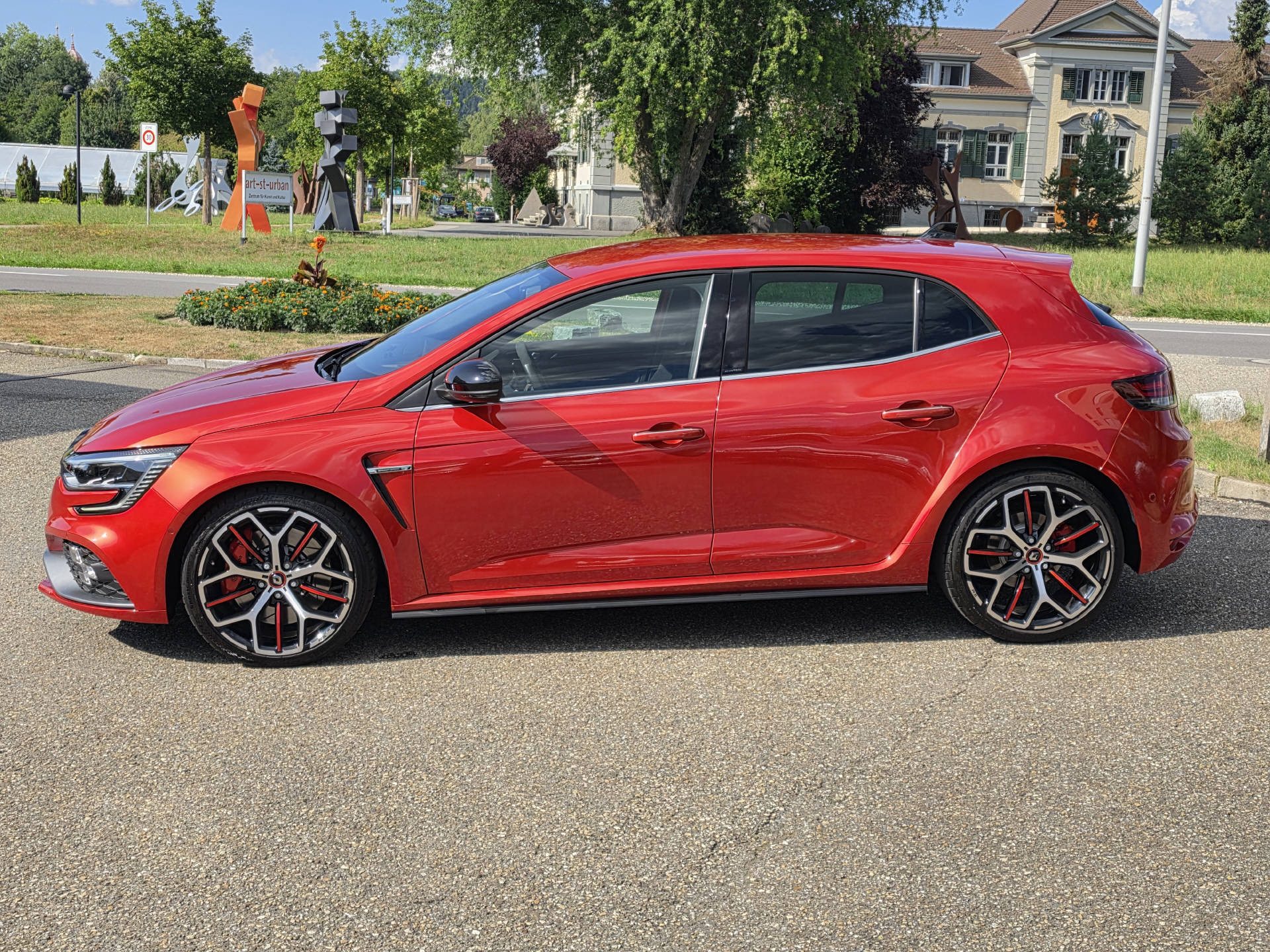 RENAULT Mégane Sport 1.8 T Trophy EDC-showroom-element-1