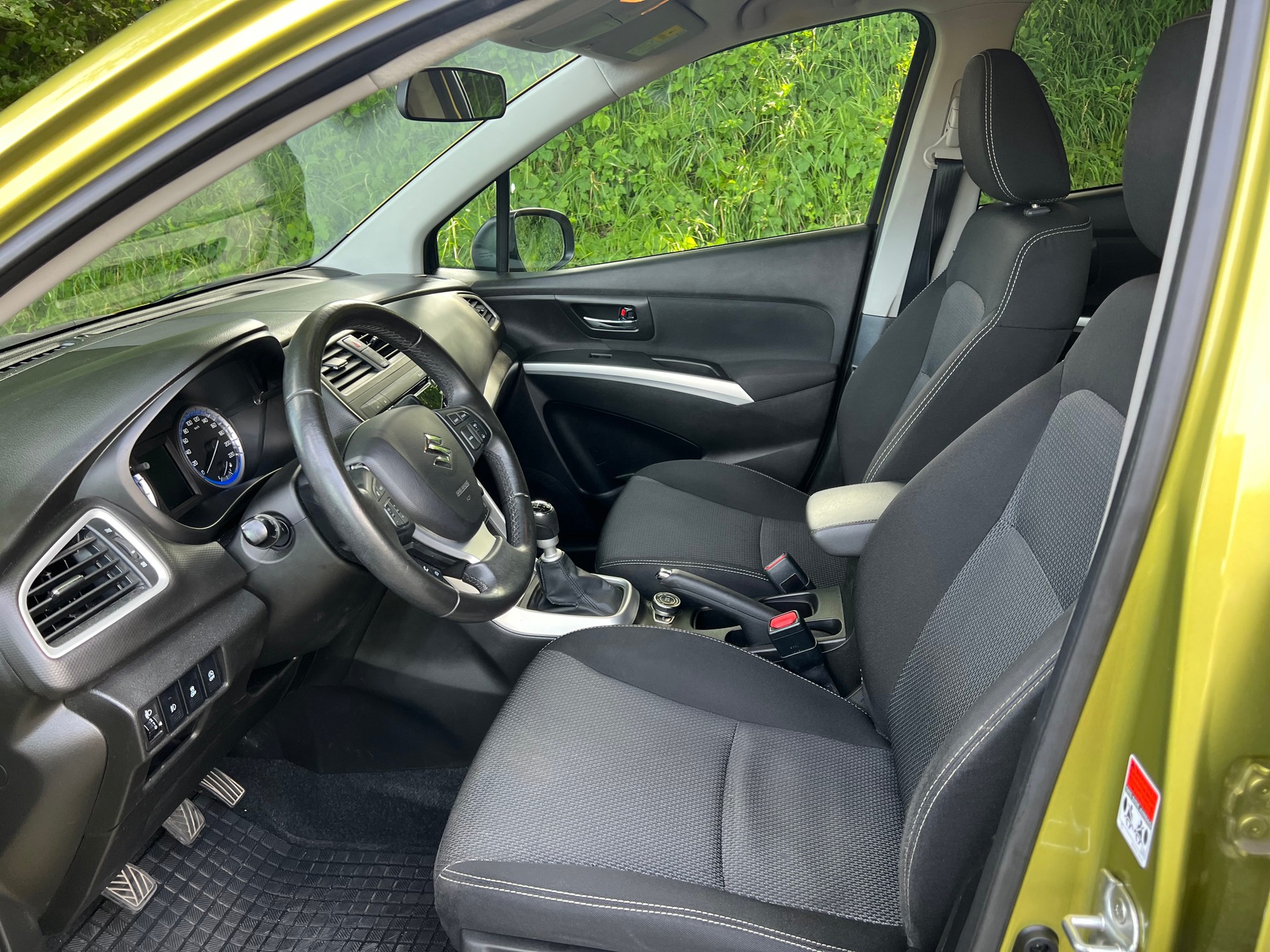 SUZUKI SX4 S-Cross 1.6 TD Sergio Cellano Top 4WD-image-11
