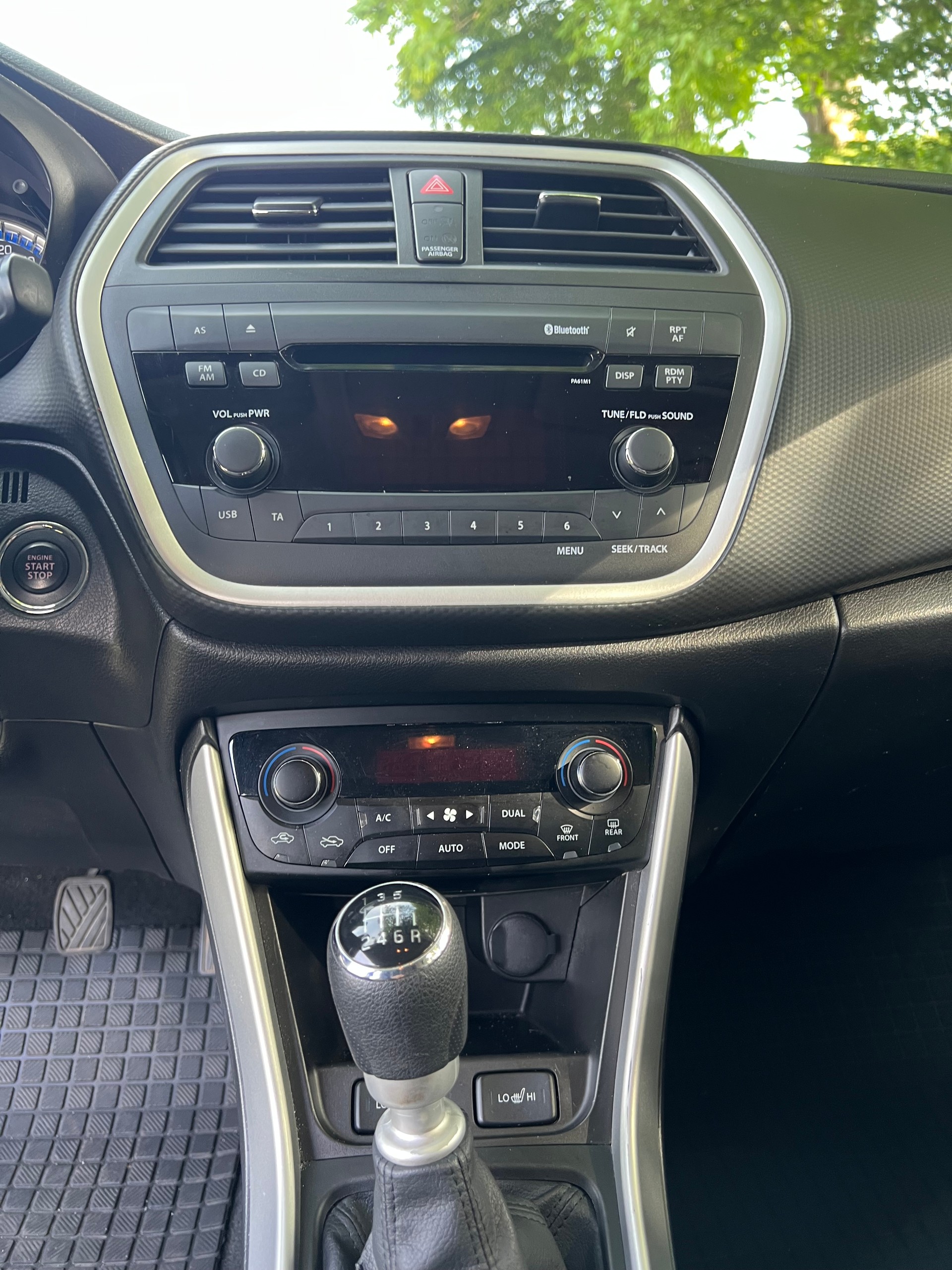 SUZUKI SX4 S-Cross 1.6 TD Sergio Cellano Top 4WD-image-9