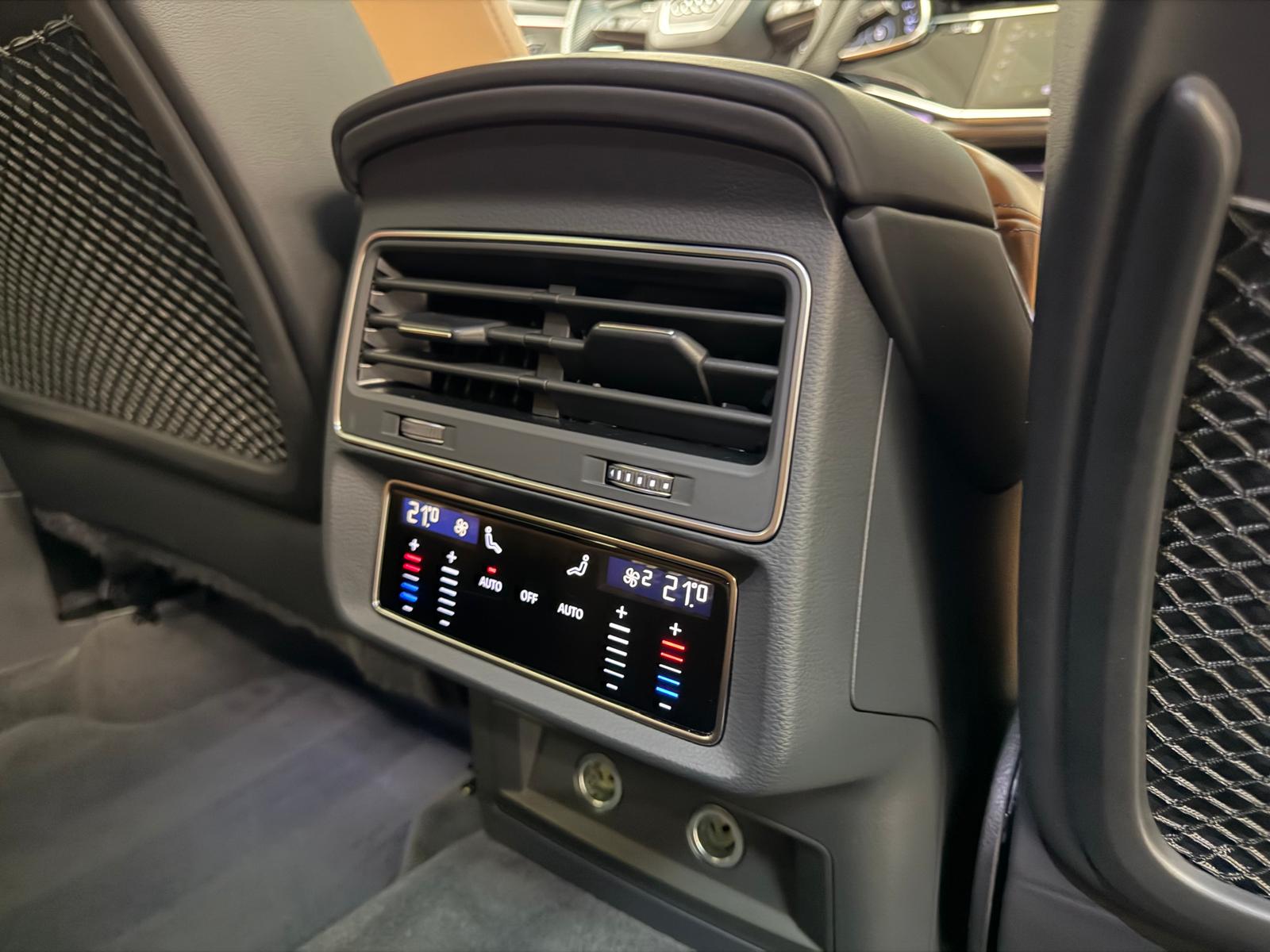 AUDI RSQ8 Limited Grey&Black Performance quattro tiptronic 2Jahre Garantie-image-15