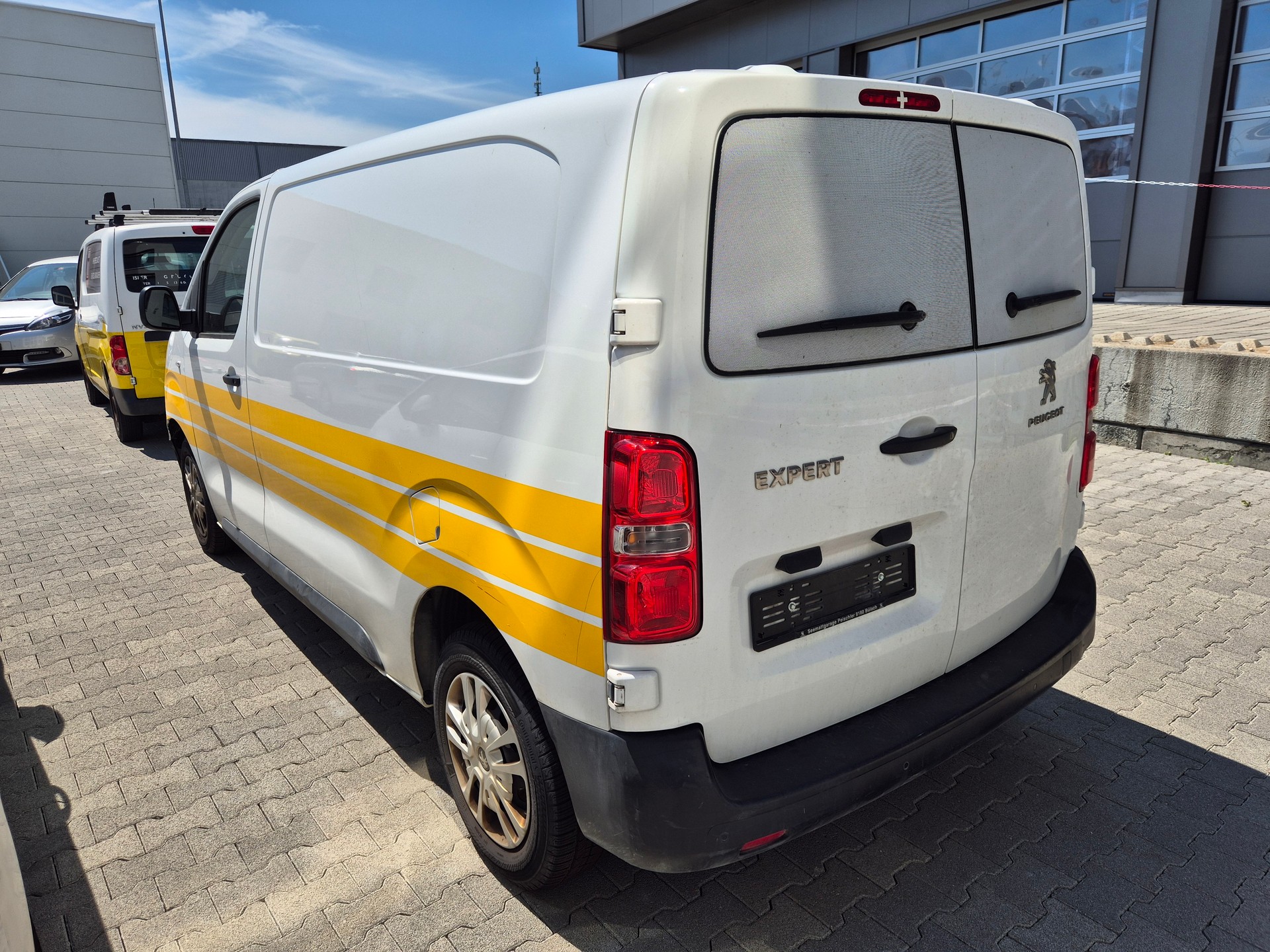 PEUGEOT Expert 2.0 BlueHDi 180 S&S Allure Compact EAT8-image-3