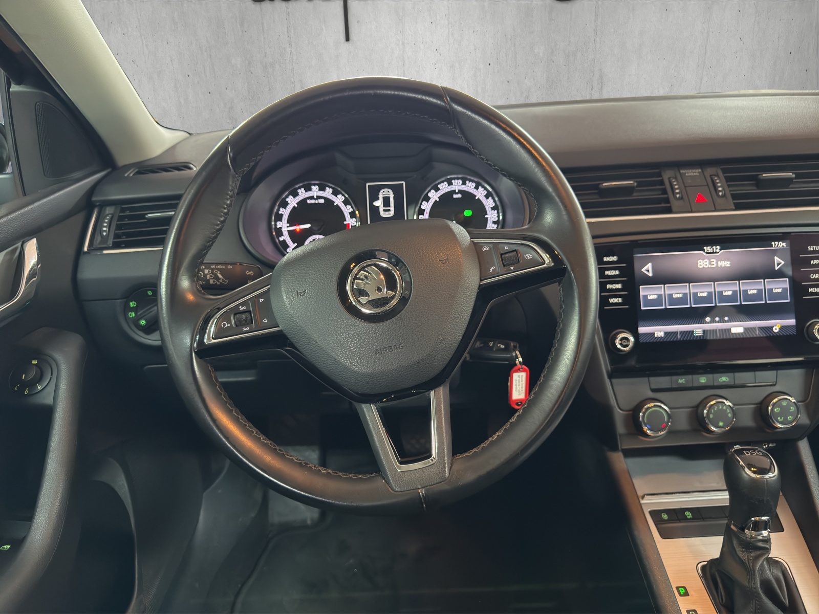 SKODA Octavia Combi 1.6 TDI Ambition DSG-image-7