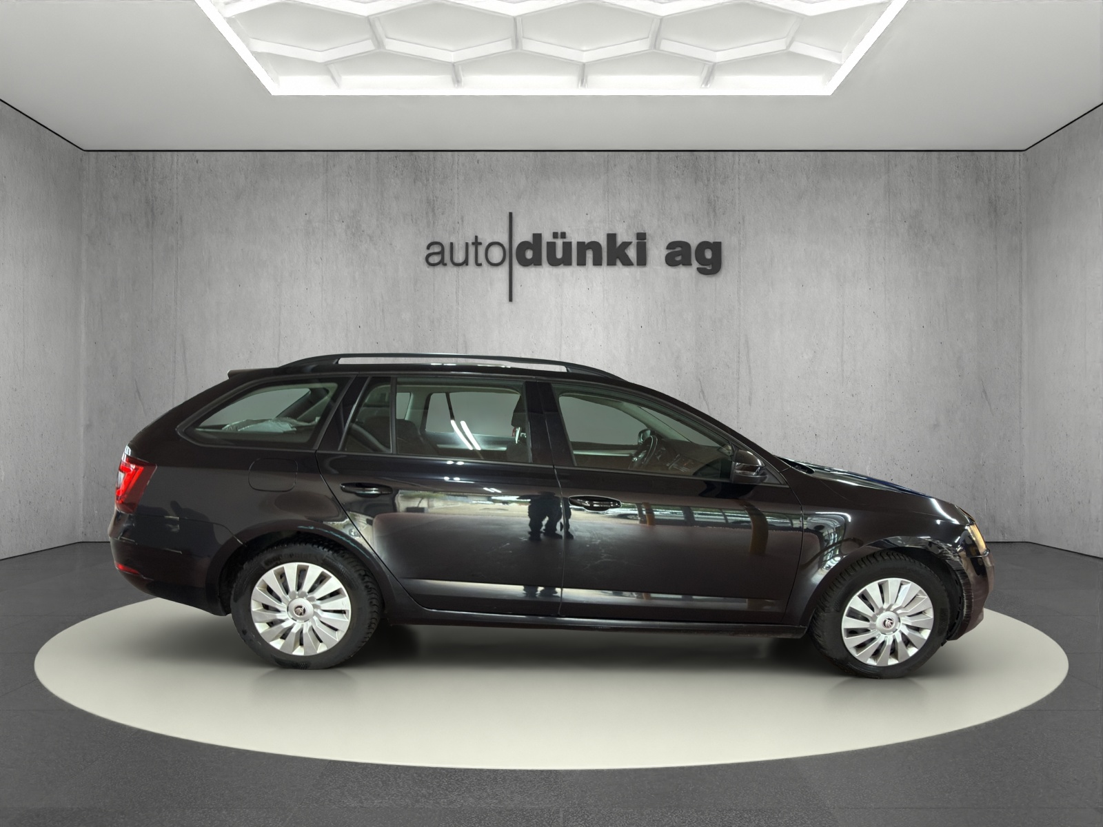 SKODA Octavia Combi 1.6 TDI Ambition DSG-image-4