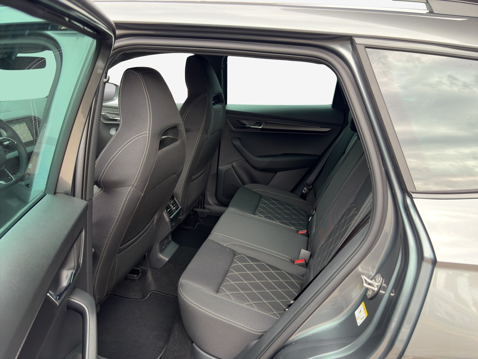 SKODA Karoq 1.5 TSI SportLine DSG-image-11