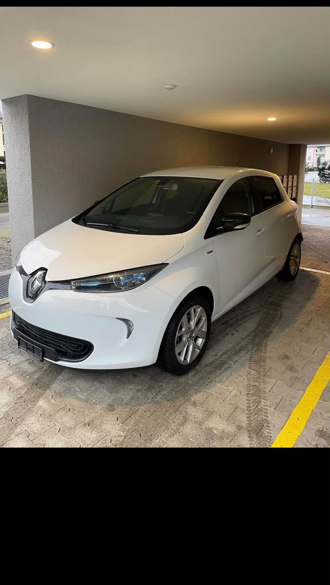 RENAULT ZOE-image-1