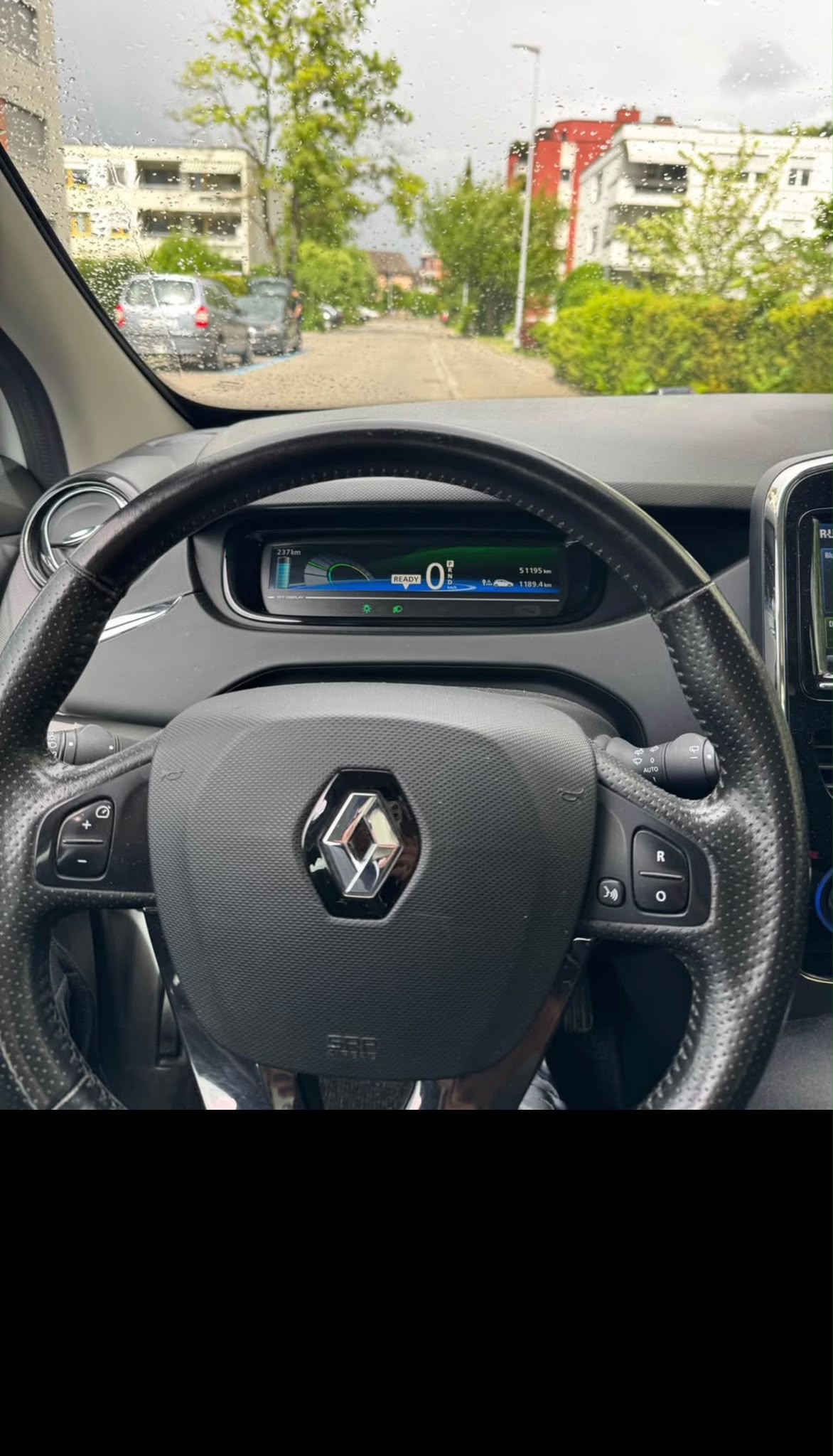RENAULT ZOE-image-5