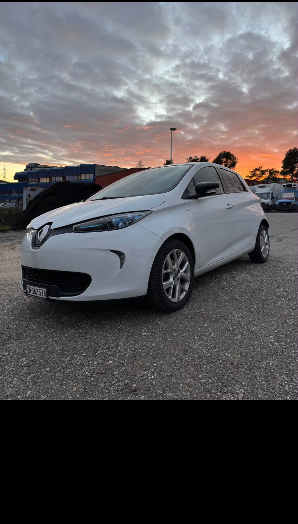 RENAULT ZOE-image-0