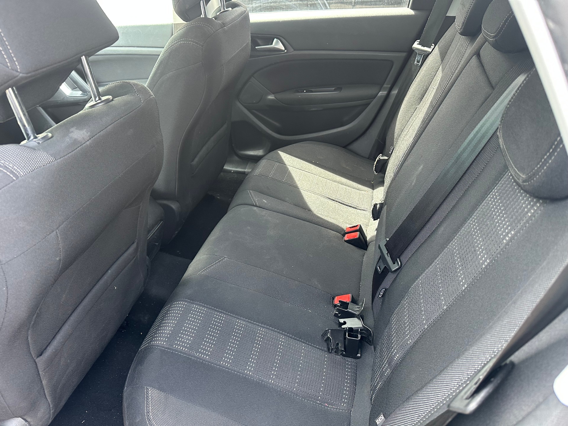 PEUGEOT 308 SW 1.2 THP Active-image-8