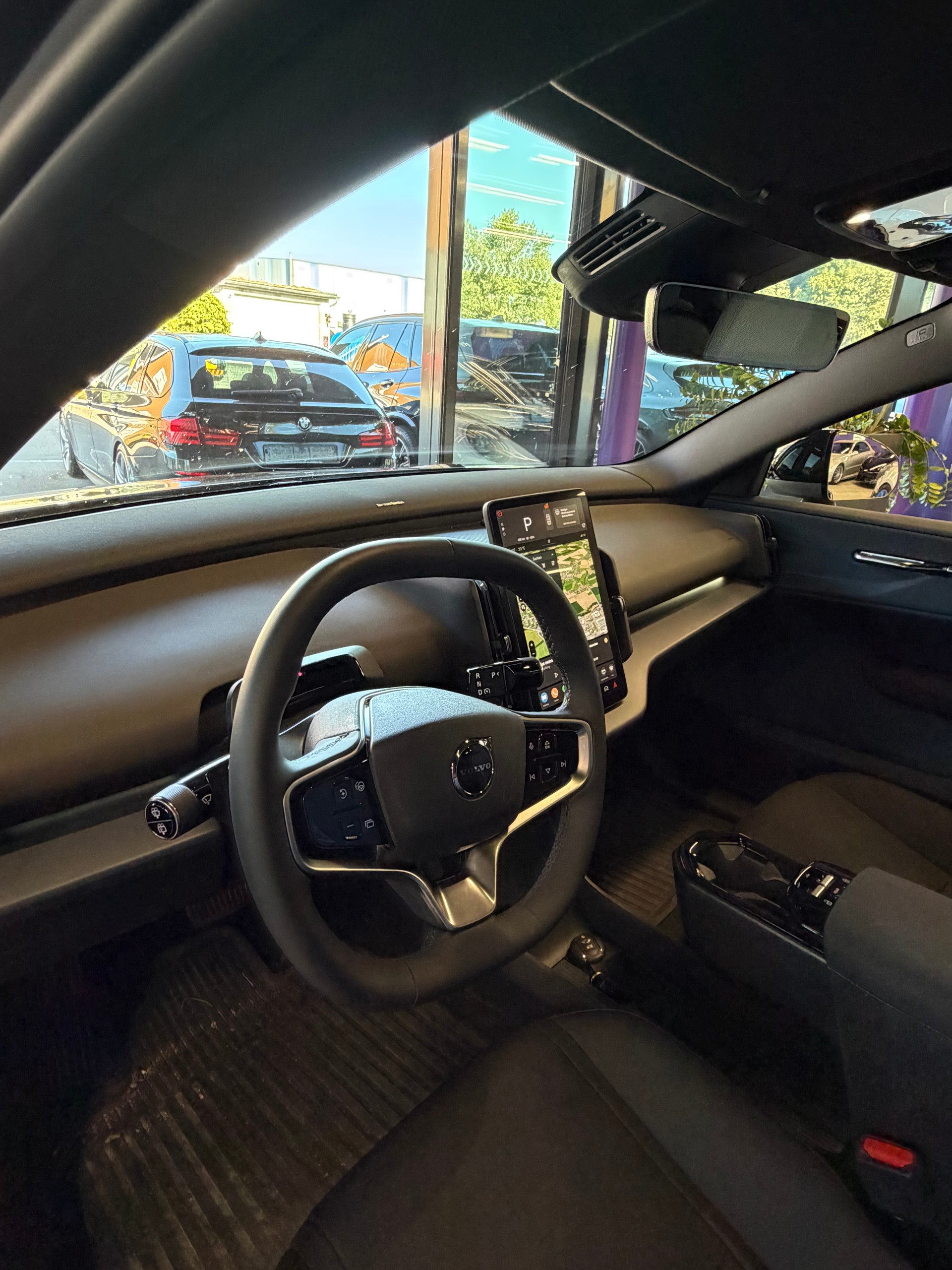 VOLVO EX30 Cross Country E60 69kWh Twin Performance AWD-image-10