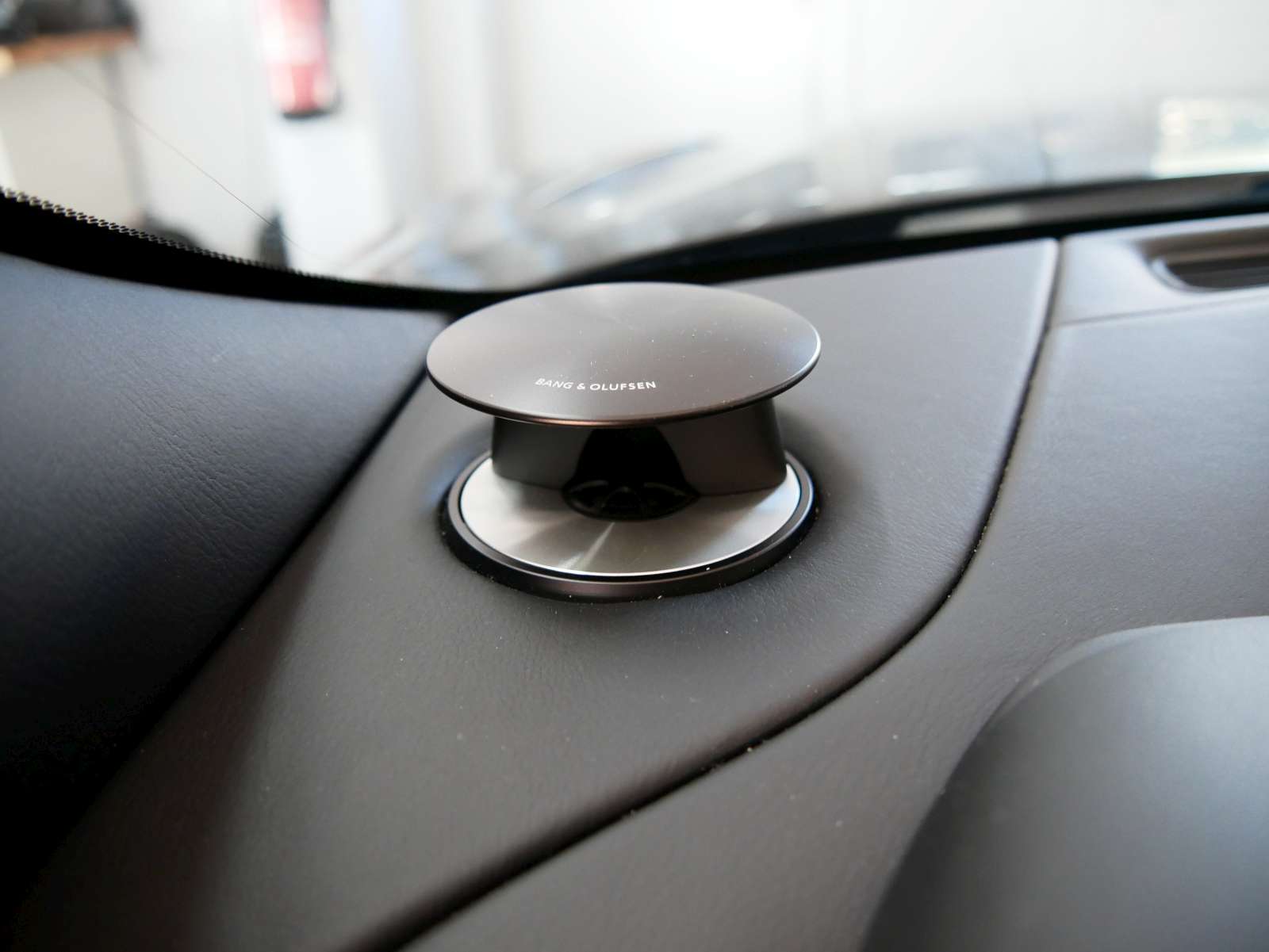ASTON MARTIN DB11 V8 Touchtronic 3-image-9