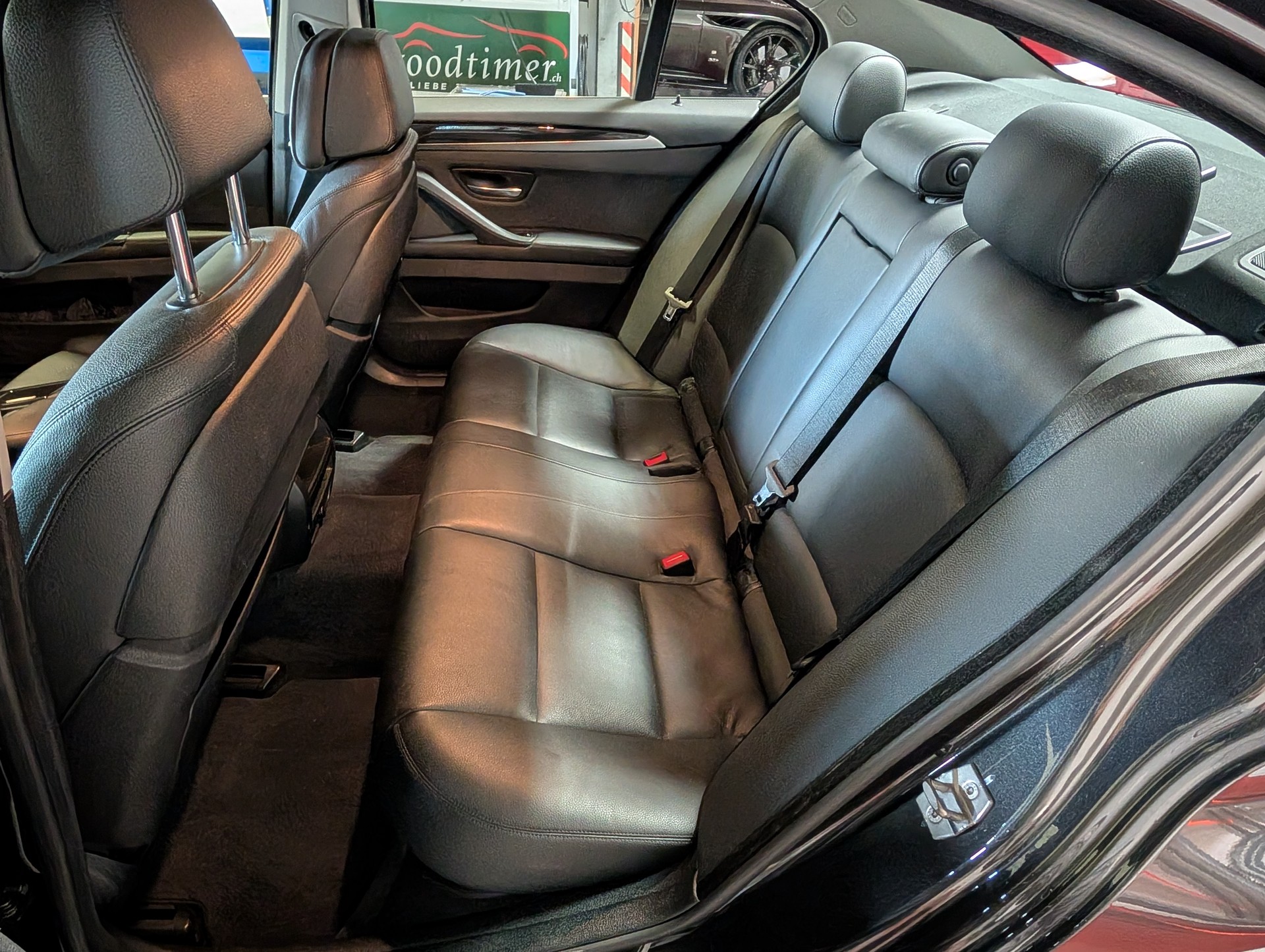 BMW 520d xDrive-image-7