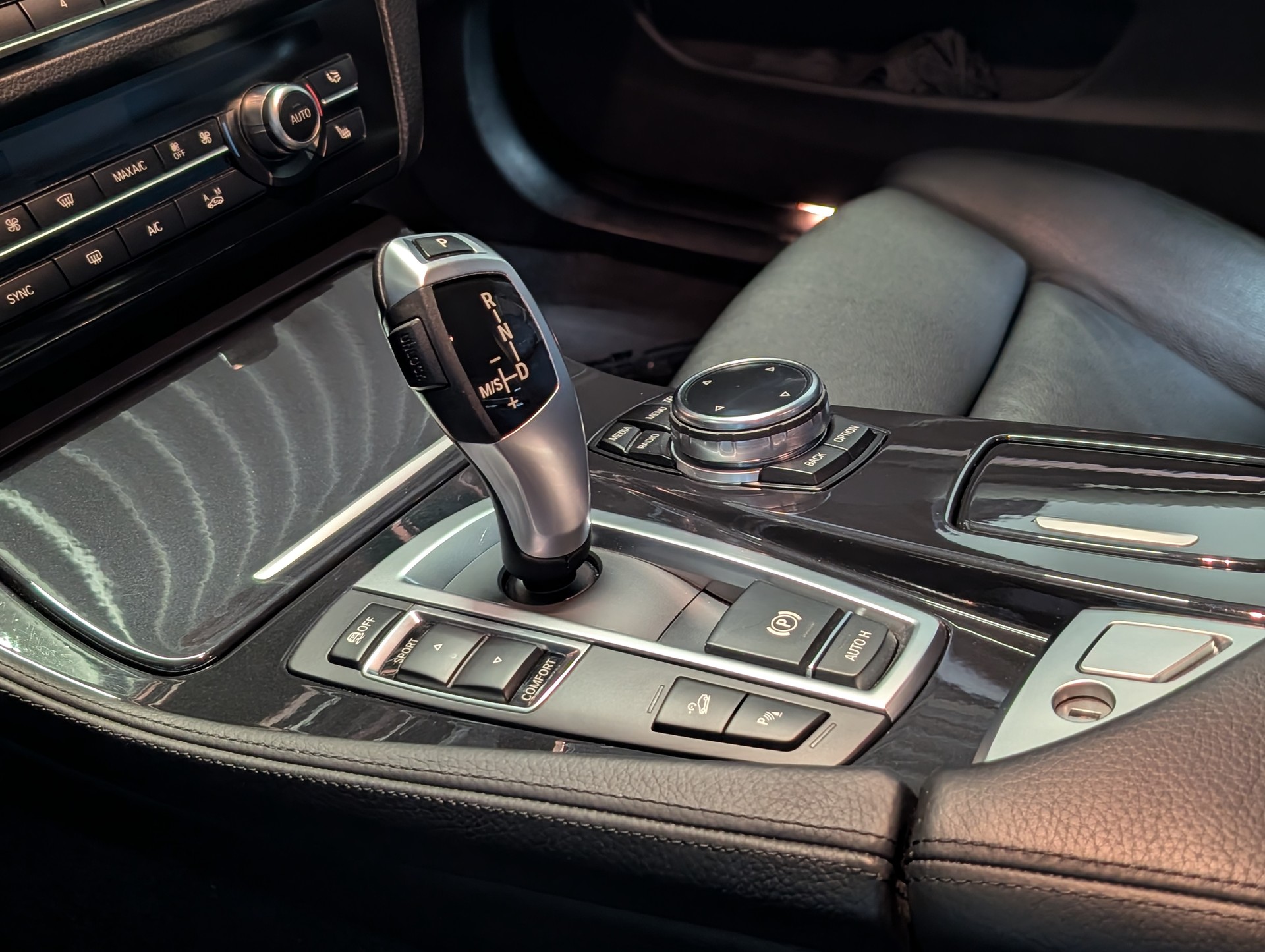 BMW 520d xDrive-image-5