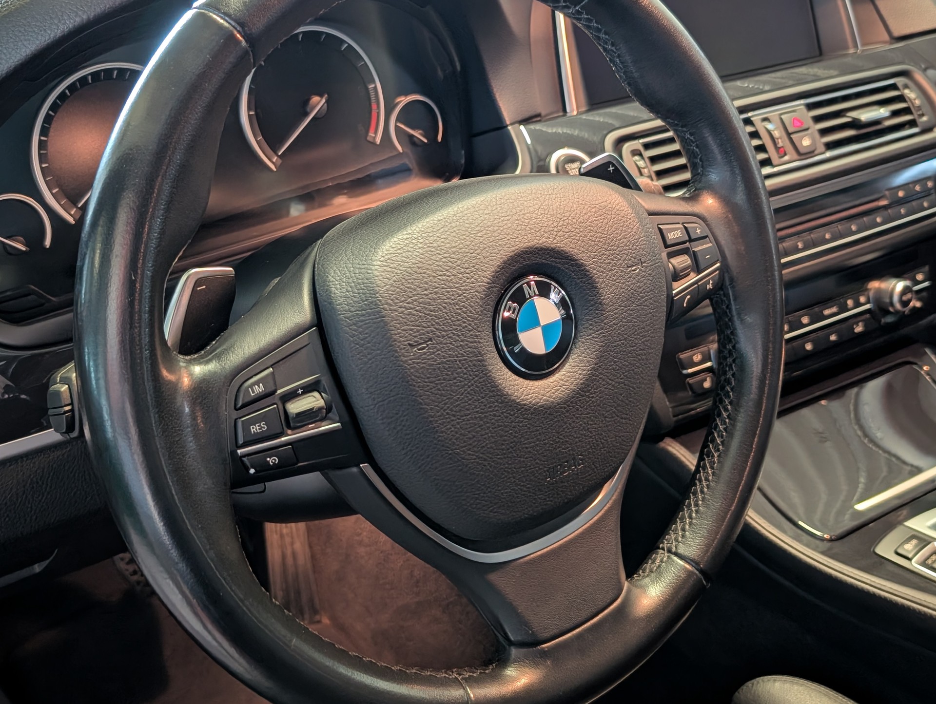 BMW 520d xDrive-image-6