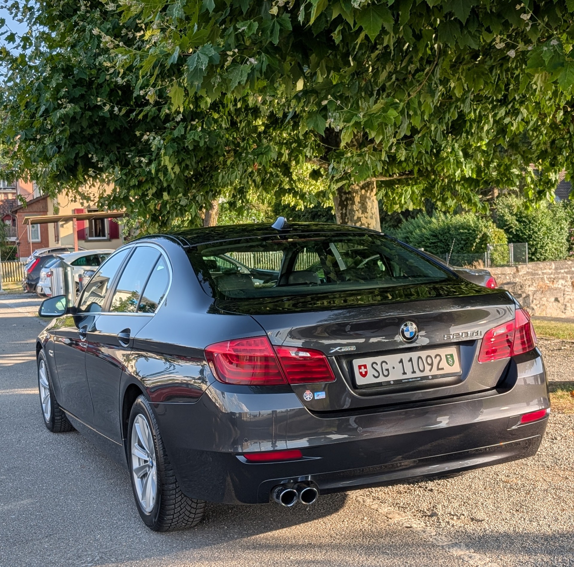 BMW 520d xDrive-image-2