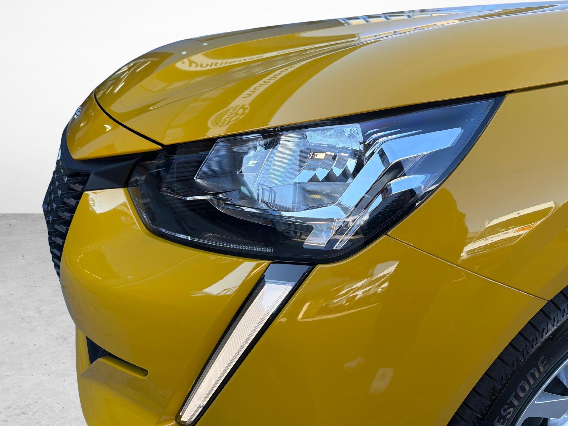 PEUGEOT 208 1.2 PureTech Active-image-16