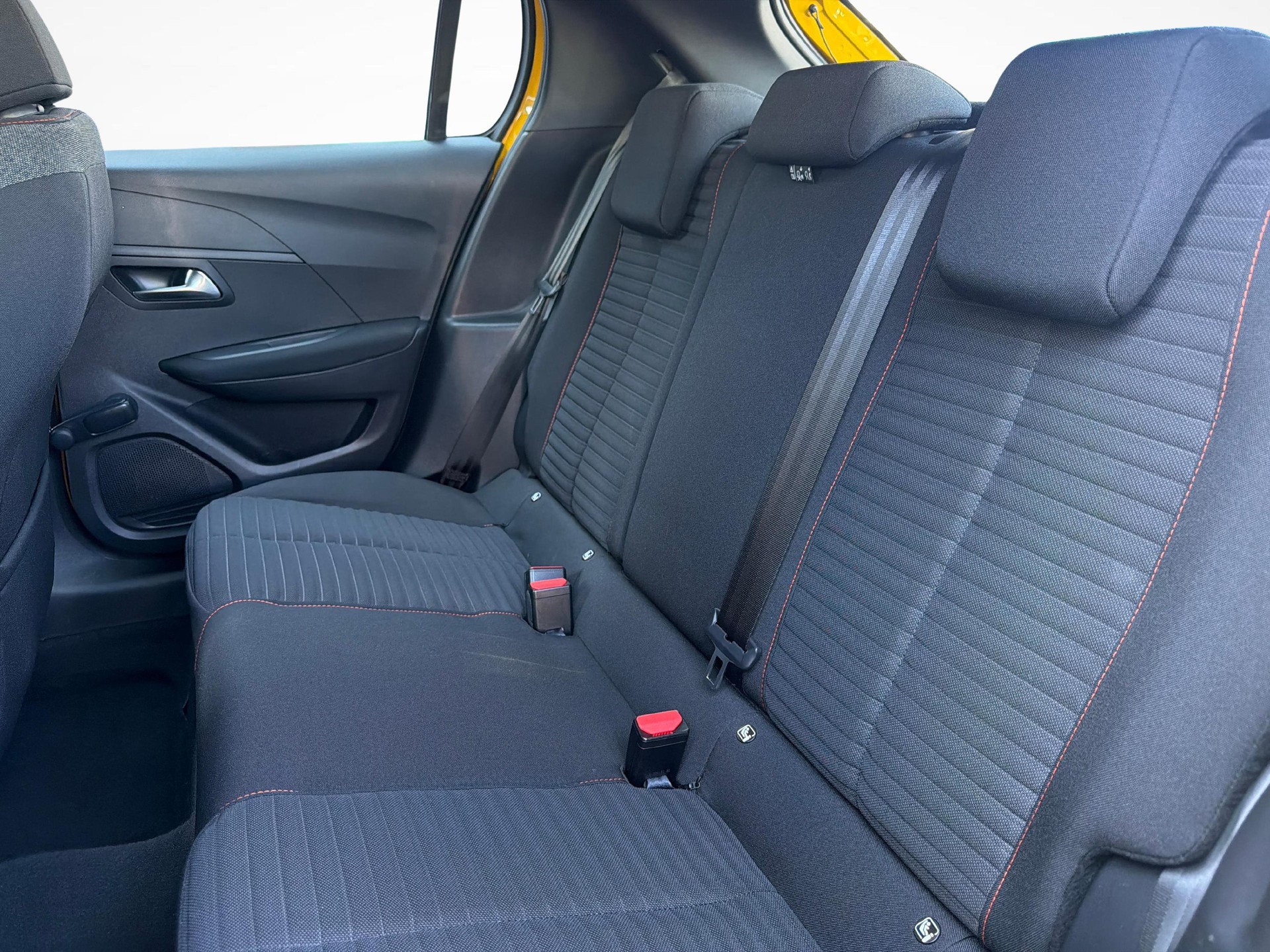 PEUGEOT 208 1.2 PureTech Active-image-10