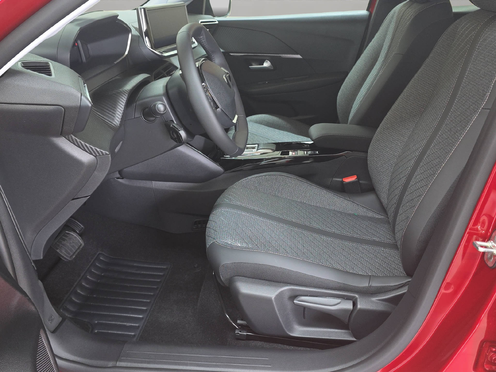 PEUGEOT 208 1.2 Hybrid Allure-image-5