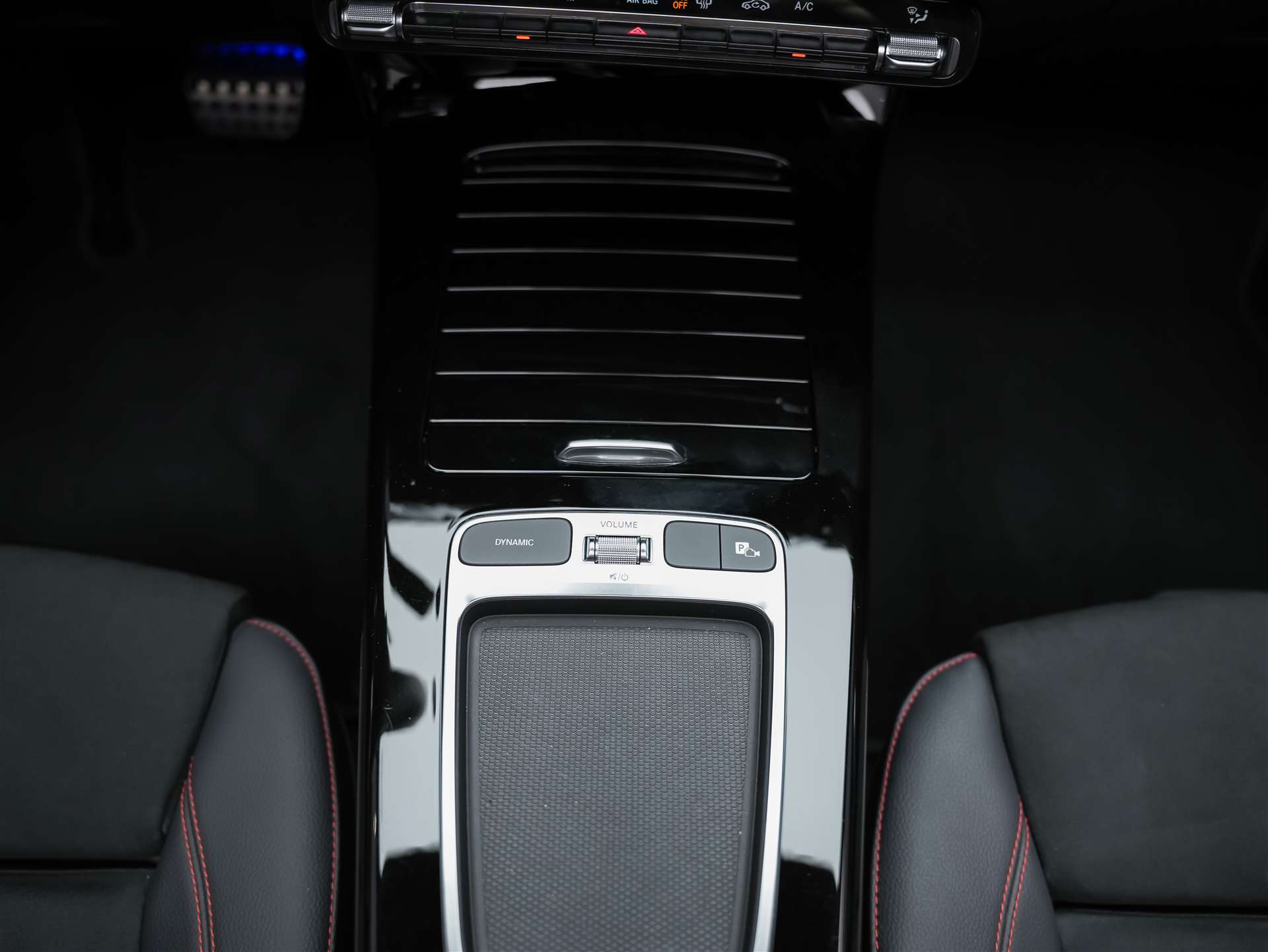 MERCEDES-BENZ A 35 AMG 4Matic 8G-DCT *Panorama*Assistenten*Multibeam-LED*-image-21
