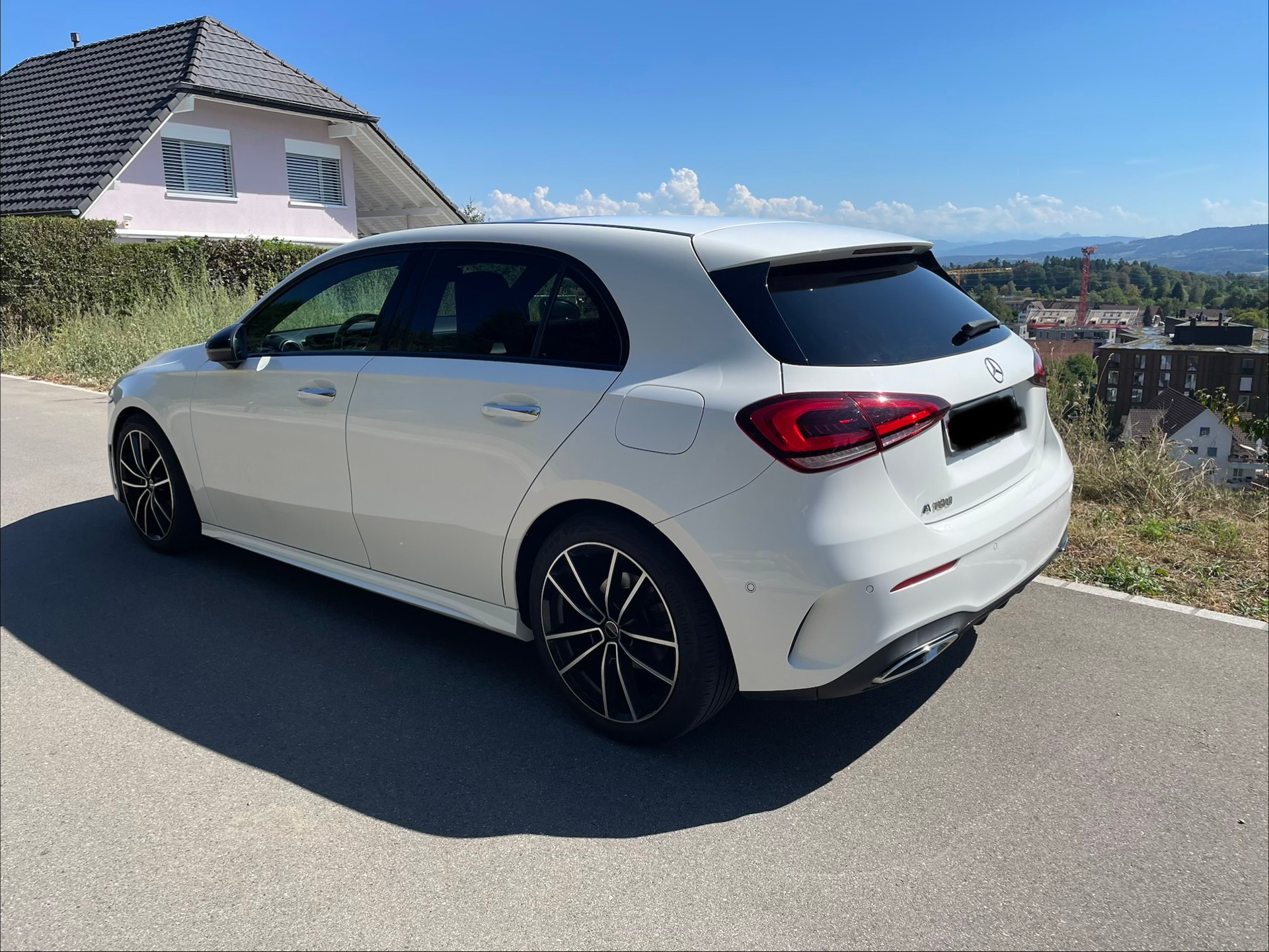 MERCEDES-BENZ A180 Night Star AMG Line-image-2