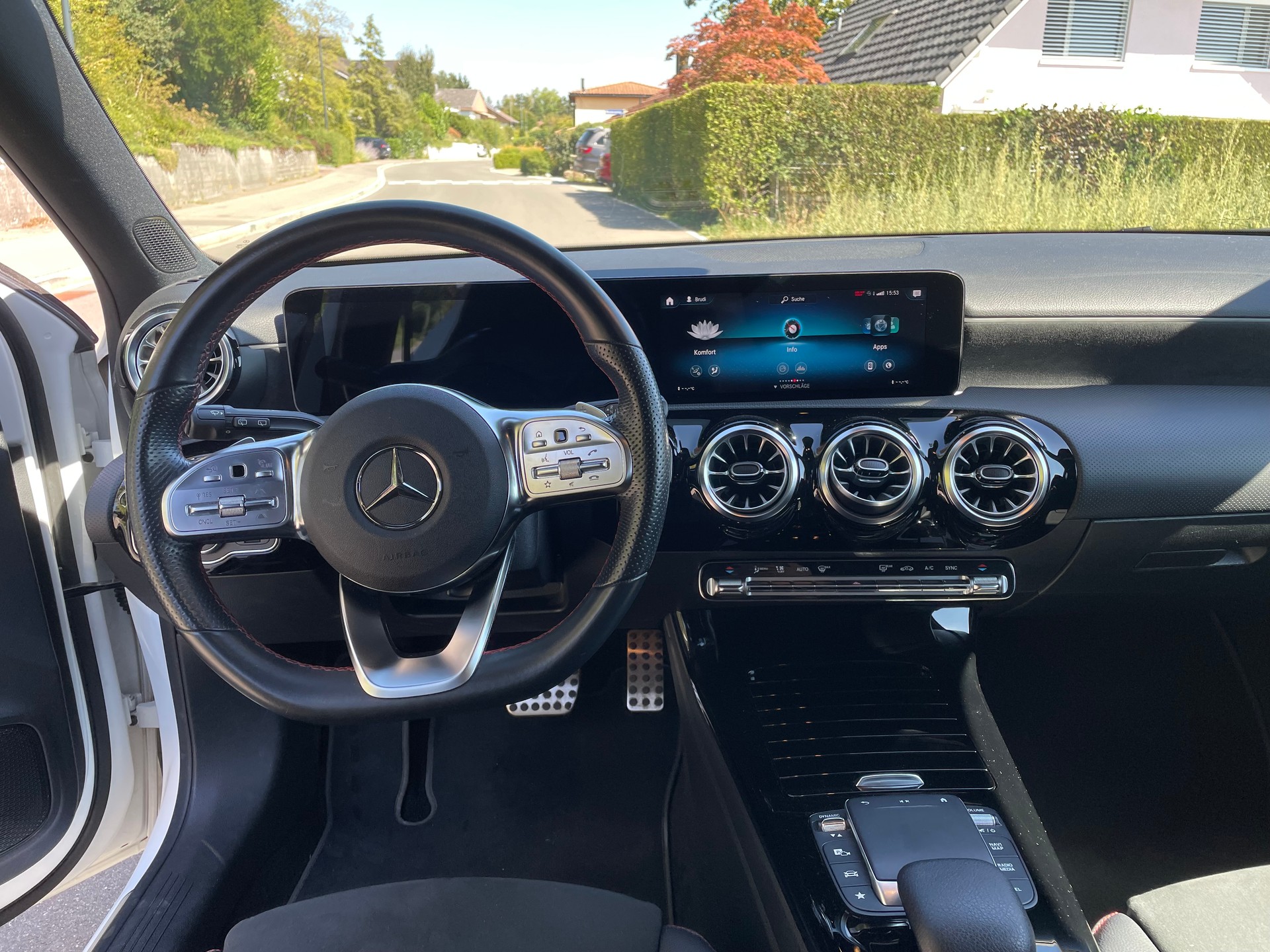 MERCEDES-BENZ A180 Night Star AMG Line-image-3