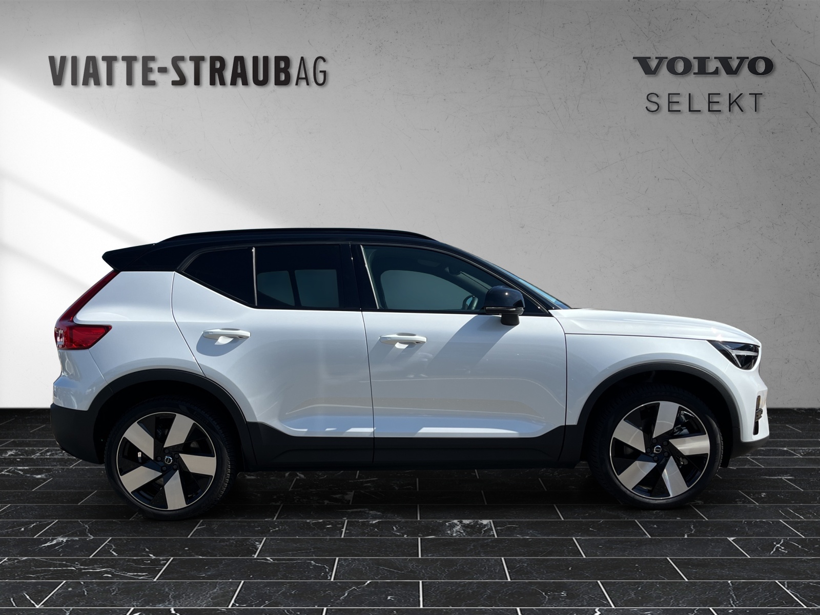 VOLVO XC40 E80 Twin Plus AWD-image-5