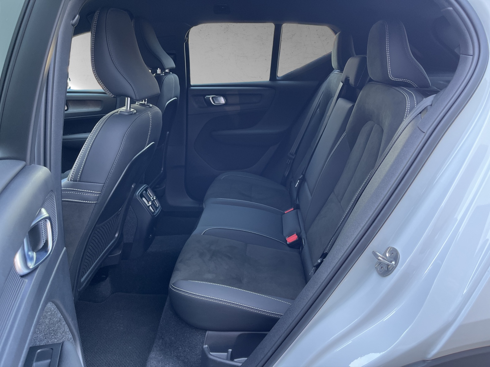VOLVO XC40 E80 Twin Plus AWD-image-9