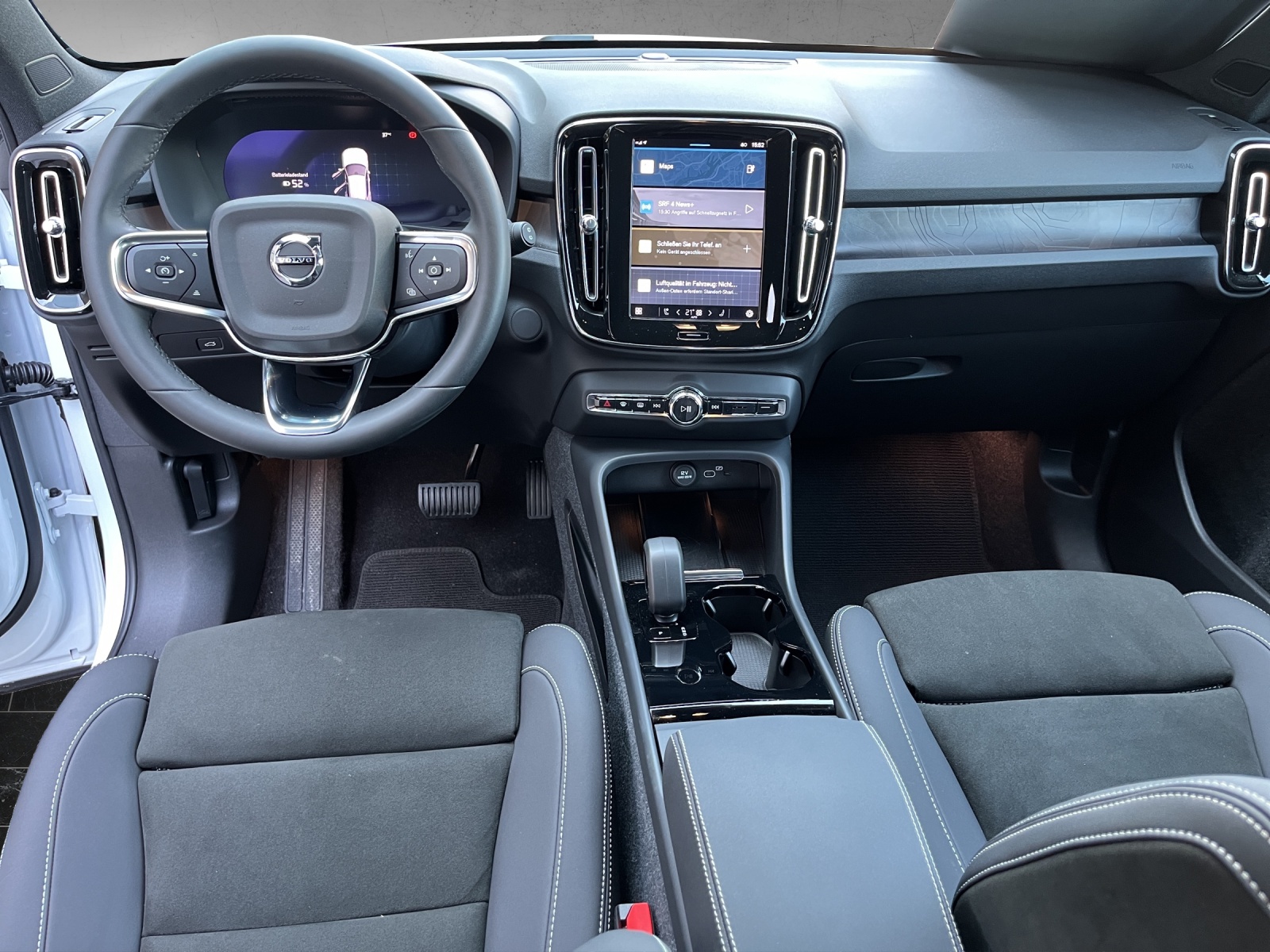 VOLVO XC40 E80 Twin Plus AWD-image-11