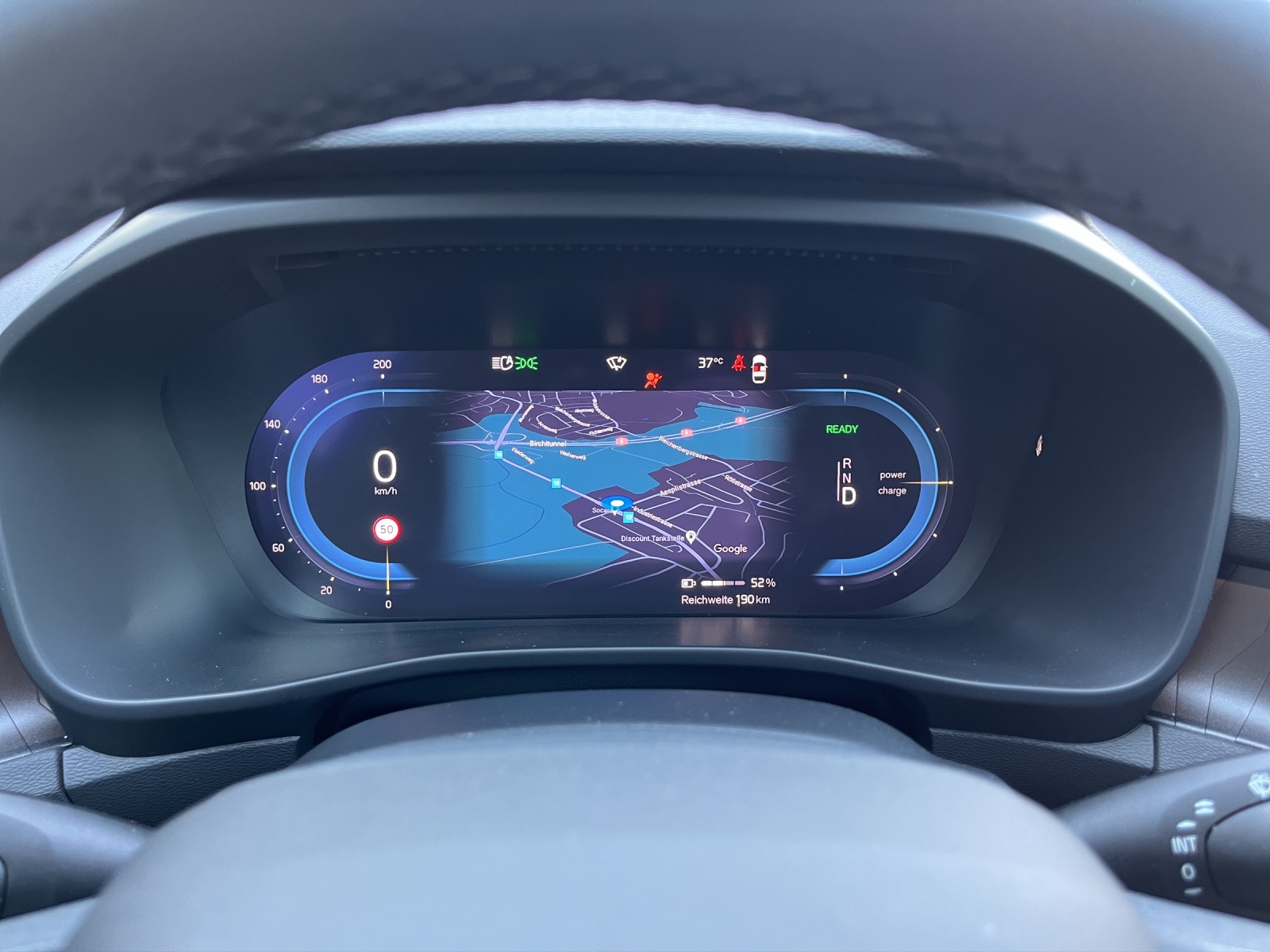 VOLVO XC40 E80 Twin Plus AWD-image-12