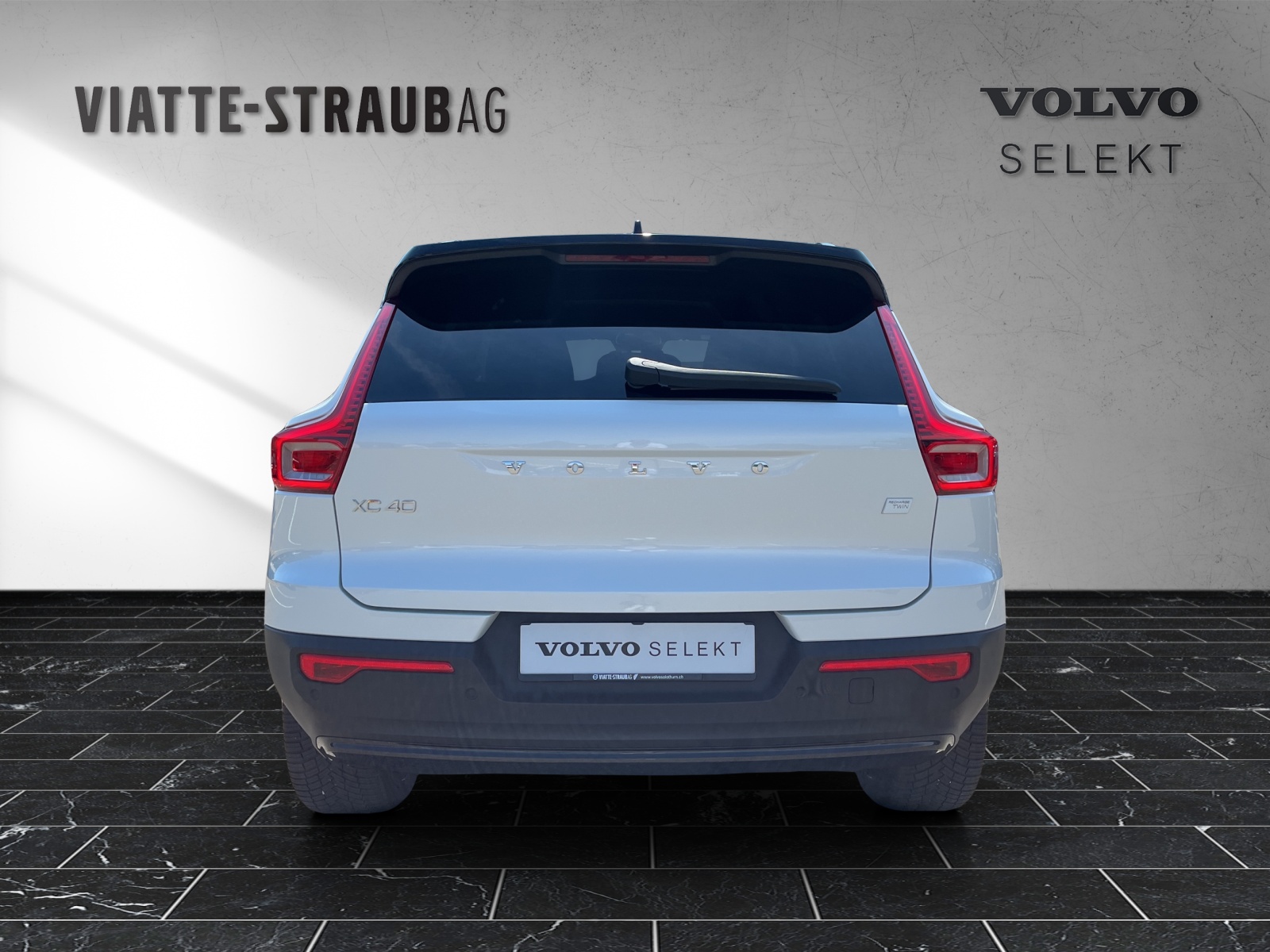 VOLVO XC40 E80 Twin Plus AWD-image-3