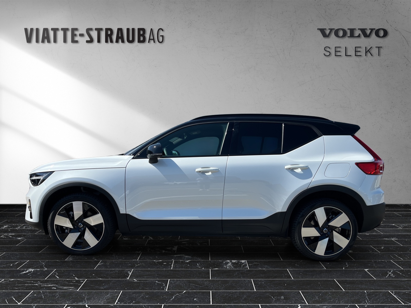 VOLVO XC40 E80 Twin Plus AWD-image-1