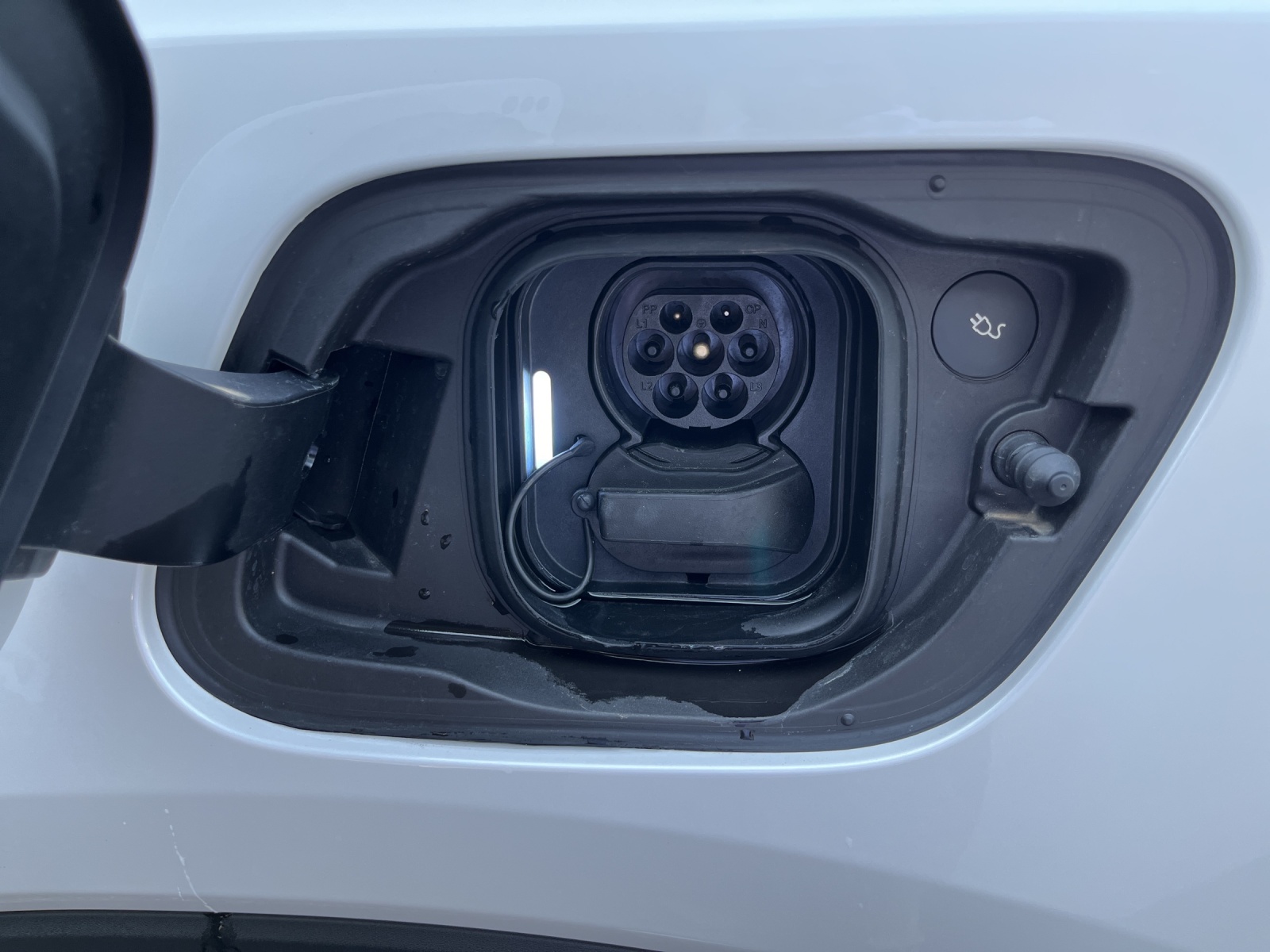 VOLVO XC40 E80 Twin Plus AWD-image-18