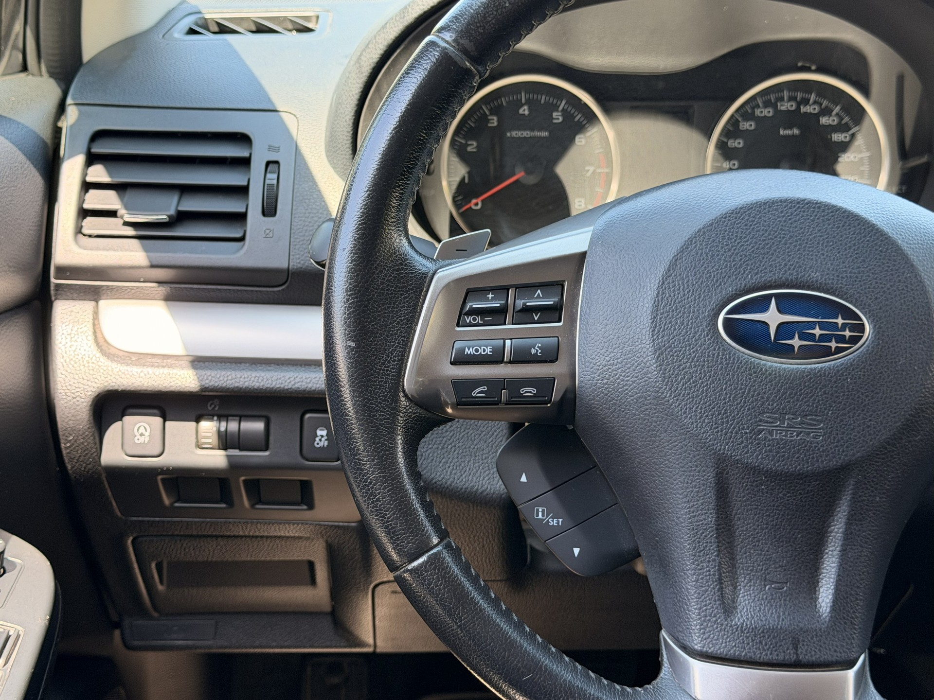 SUBARU XV 2.0 Swiss Two AWD CVT-image-12