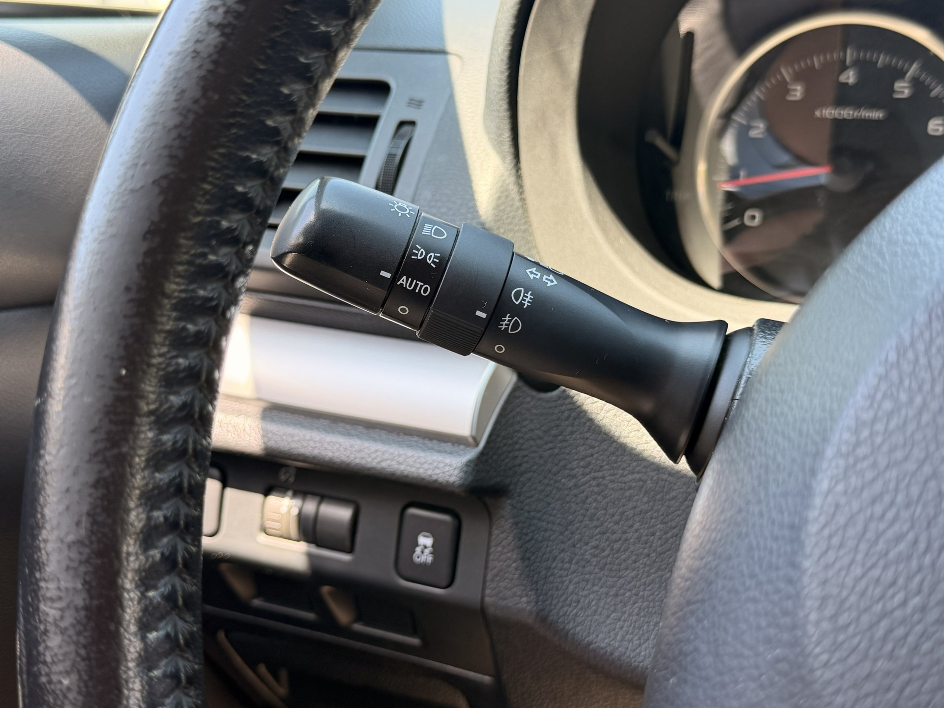 SUBARU XV 2.0 Swiss Two AWD CVT-image-14