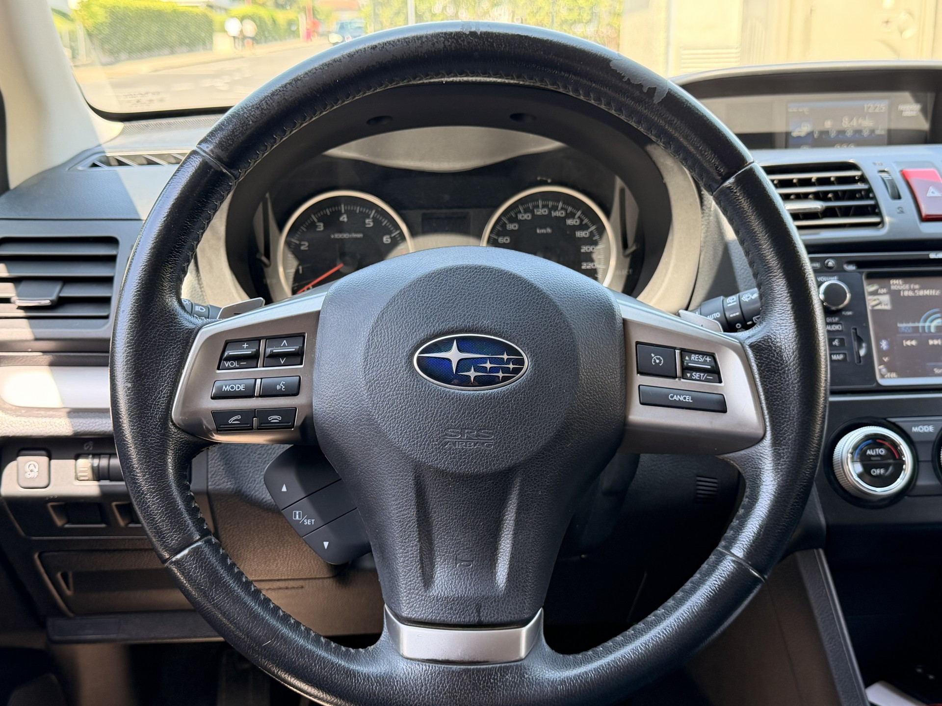 SUBARU XV 2.0 Swiss Two AWD CVT-image-11